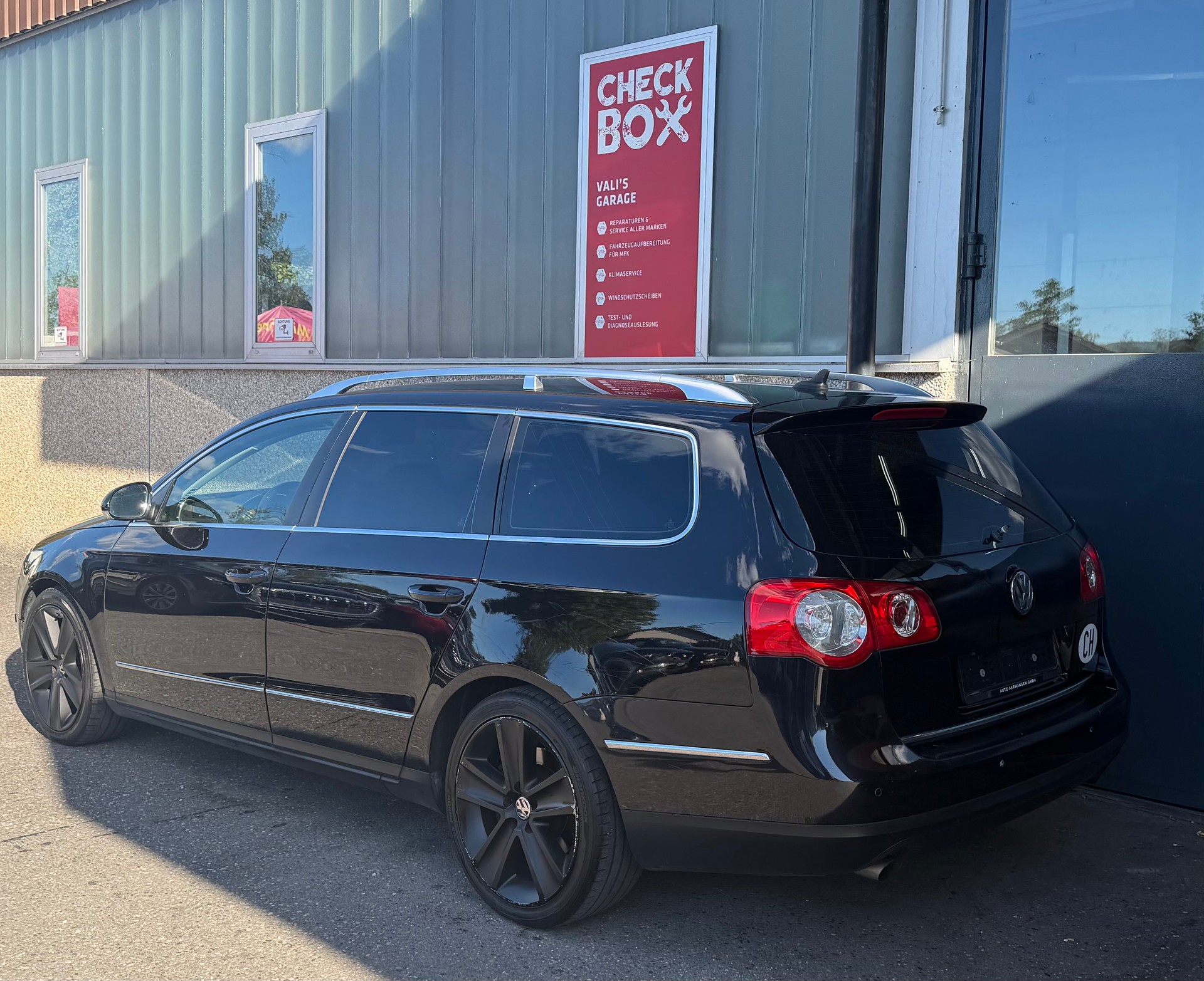 VW Passat Variant 3.2 V6 FSI Highline 4Motion-image-2
