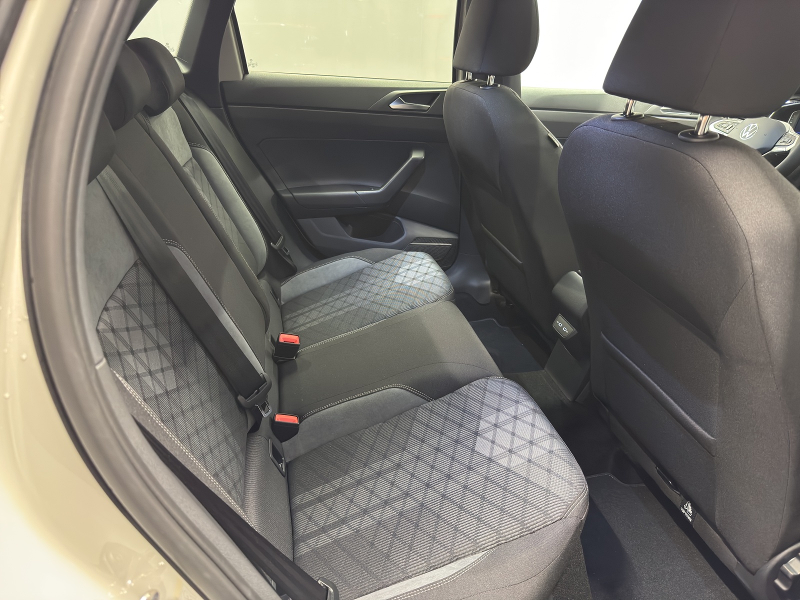 VW Polo 1.0 TSI 115 R-Line United DSG-image-9