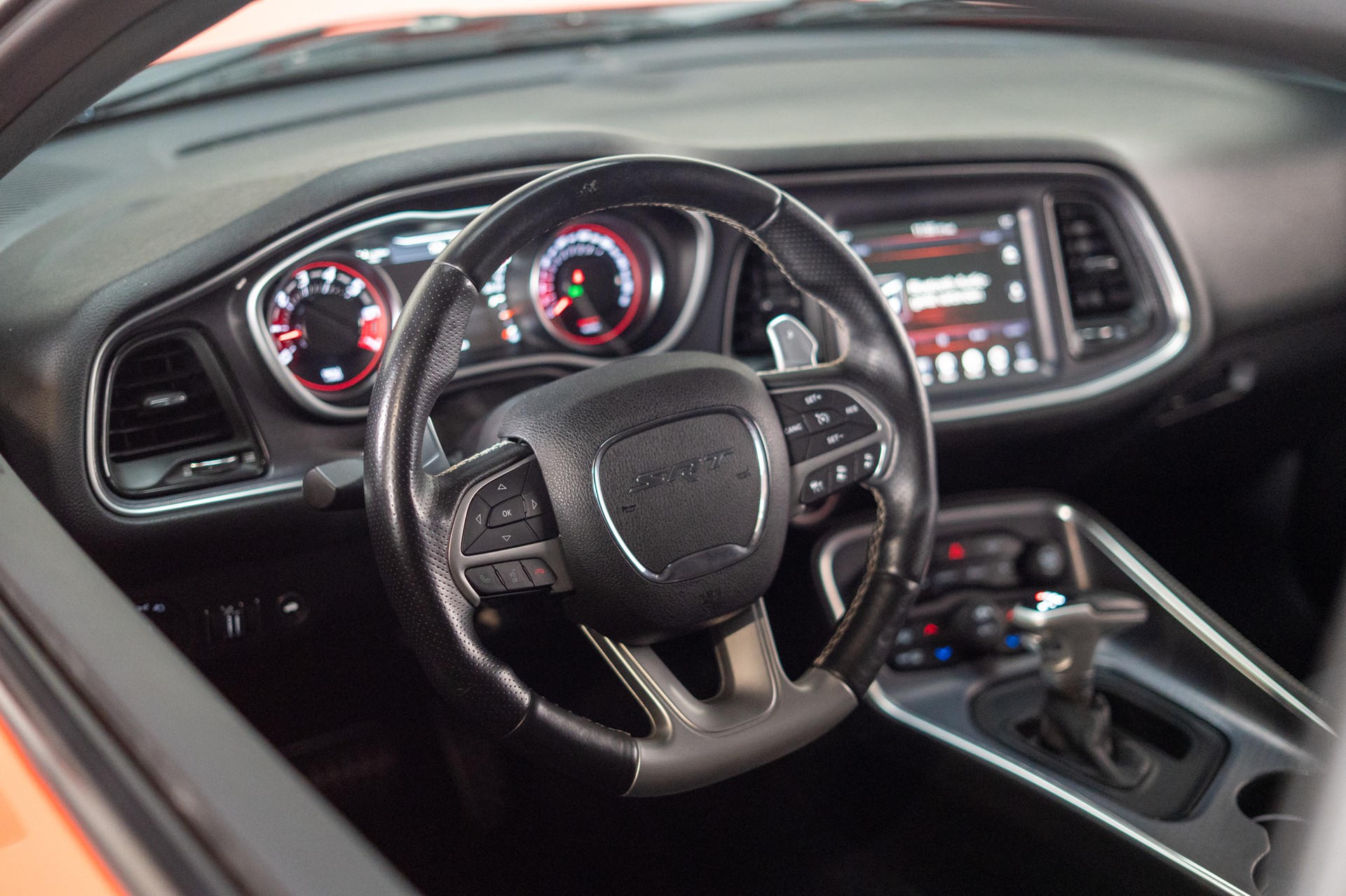 DODGE Challenger 6.4 V8 HEMI SRT-image-9