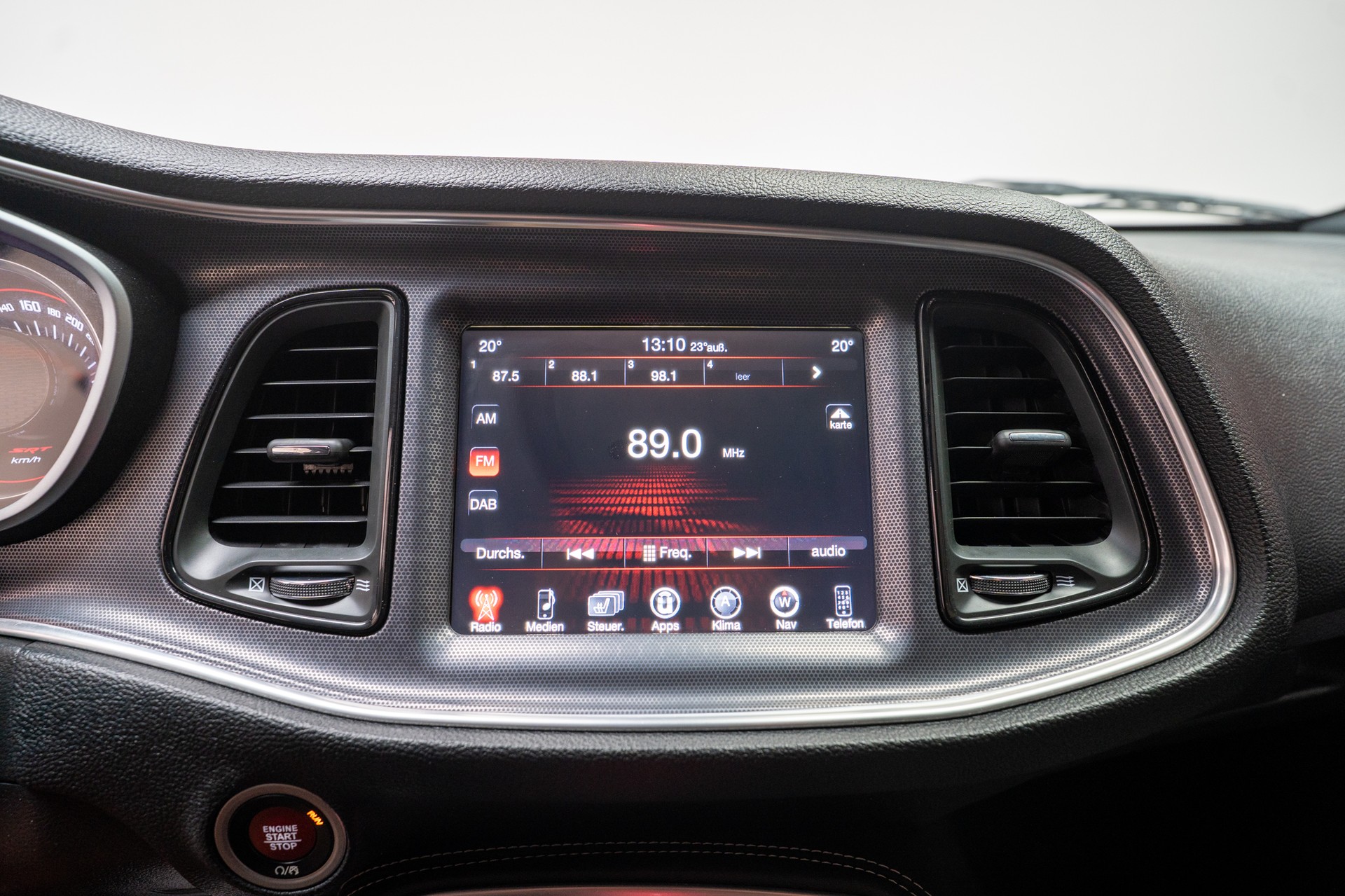 DODGE Challenger 6.4 V8 HEMI SRT-image-19