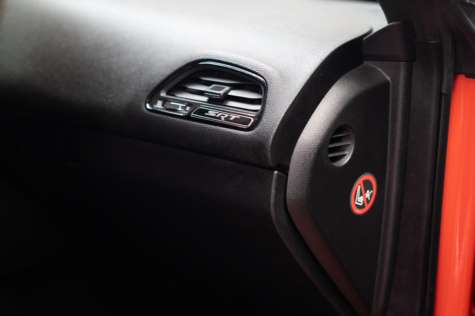 DODGE Challenger 6.4 V8 HEMI SRT-image-17