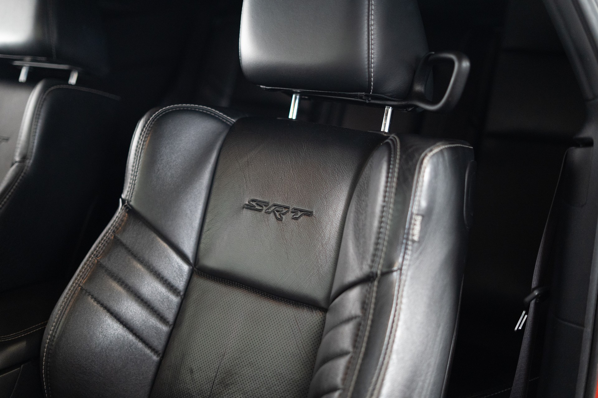 DODGE Challenger 6.4 V8 HEMI SRT-image-8