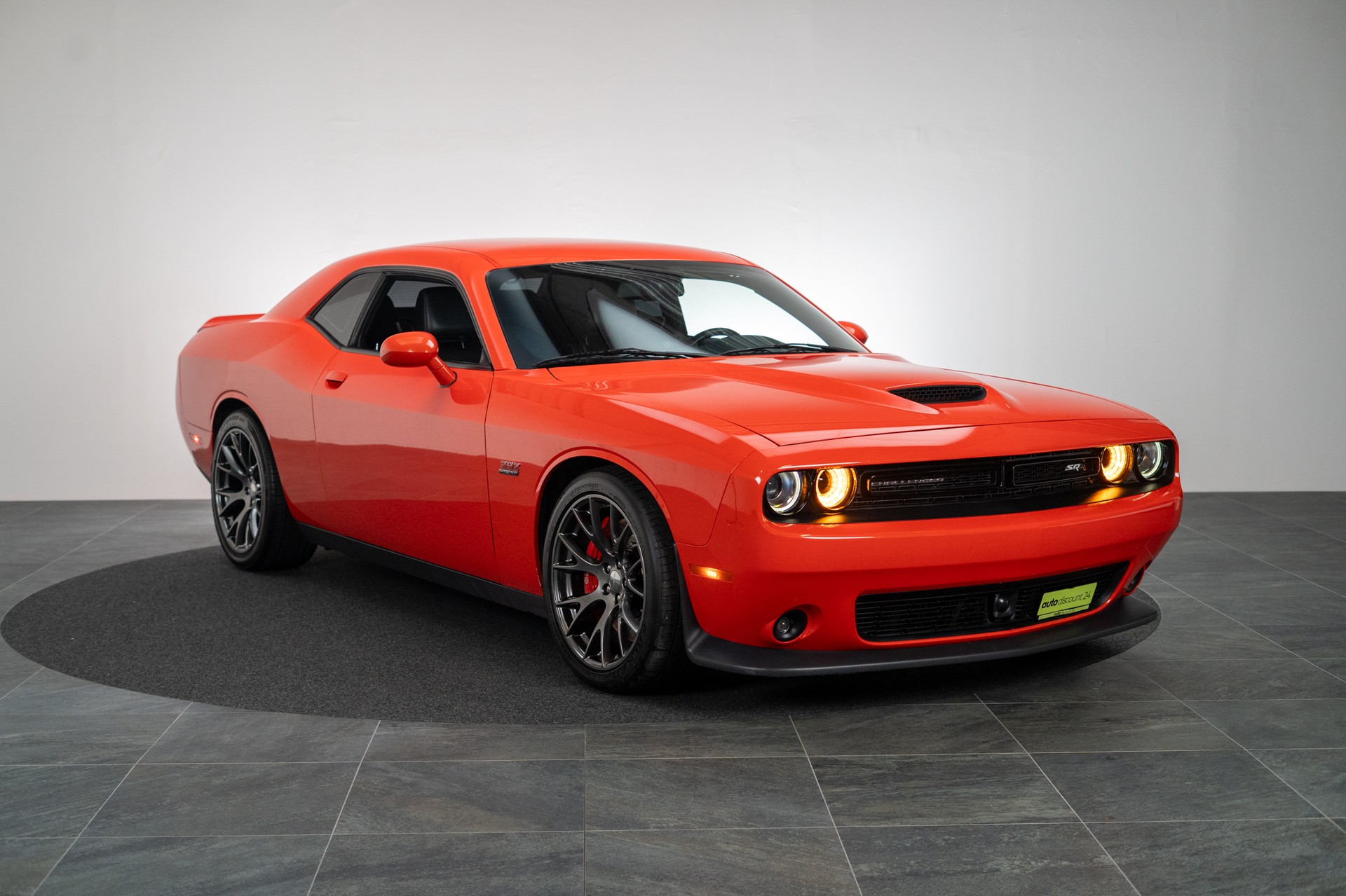 DODGE Challenger 6.4 V8 HEMI SRT-image-2