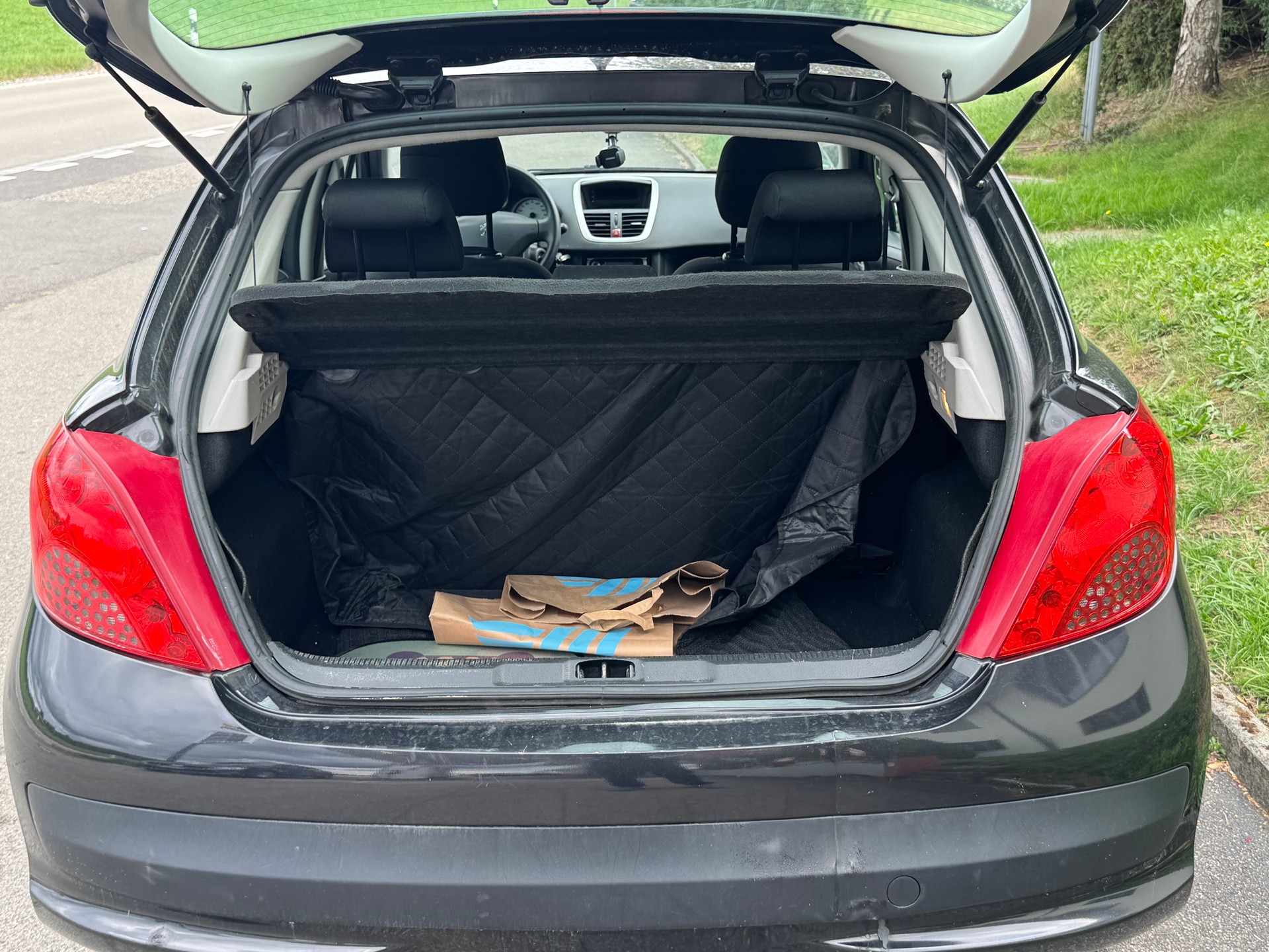 PEUGEOT 207 1.6 HDI XS-image-5