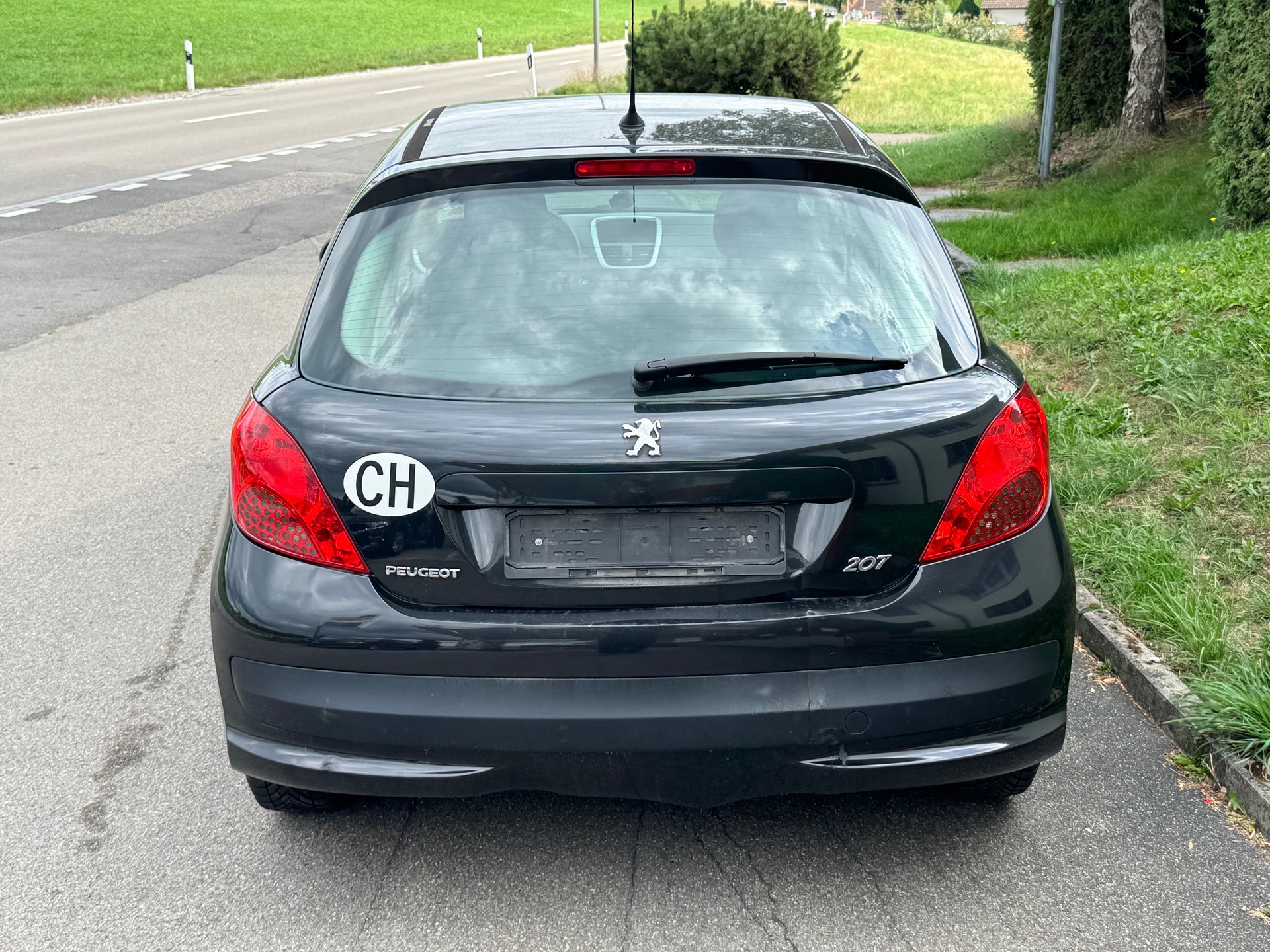 PEUGEOT 207 1.6 HDI XS-image-4