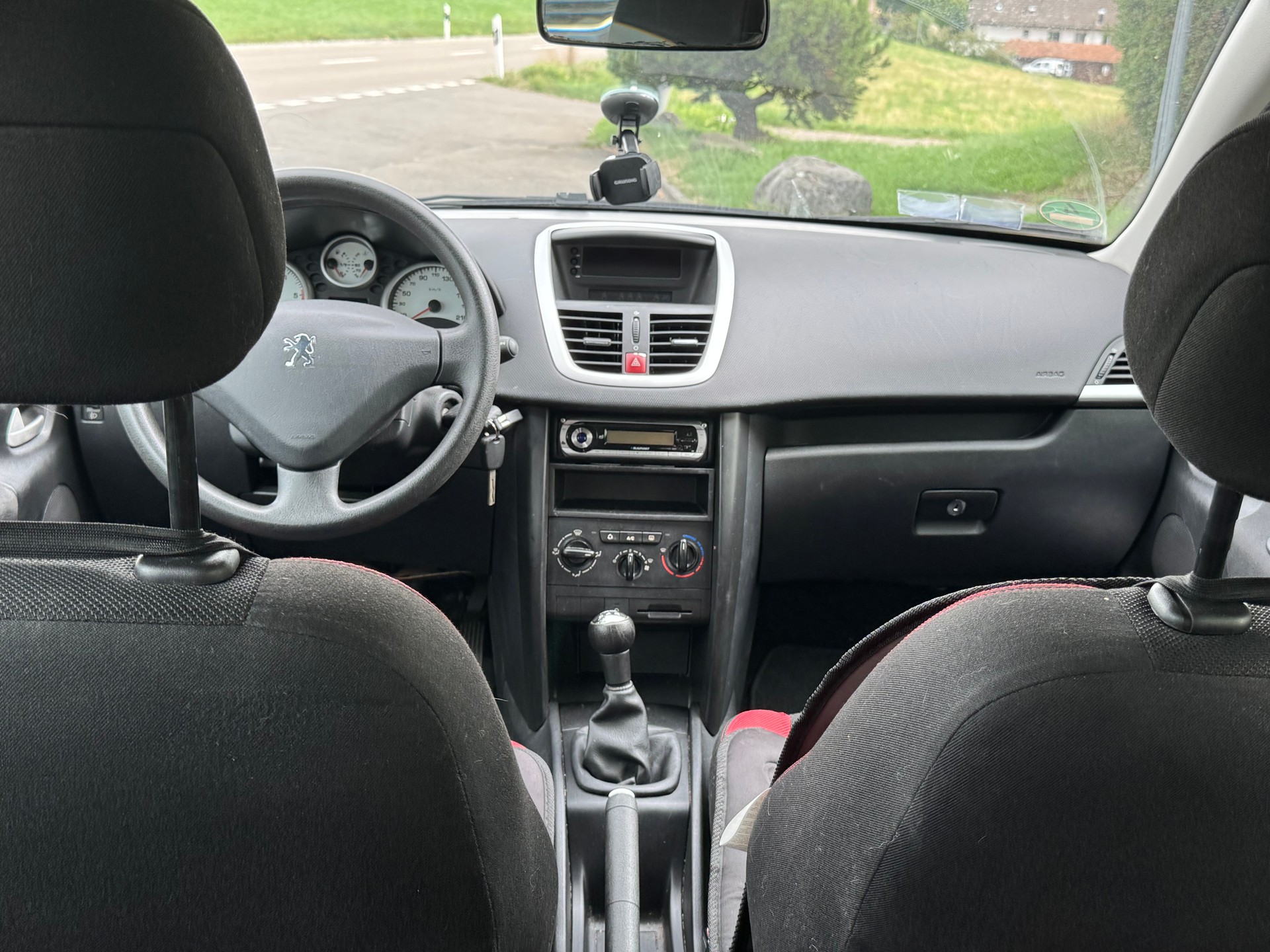 PEUGEOT 207 1.6 HDI XS-image-6