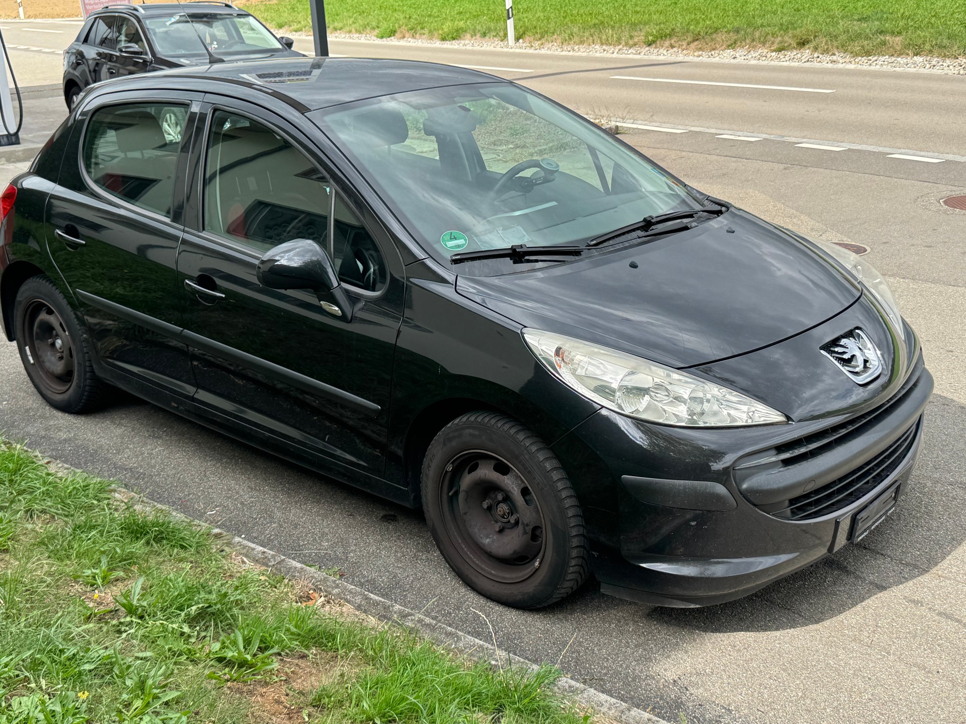 PEUGEOT 207 1.6 HDI XS-image-2