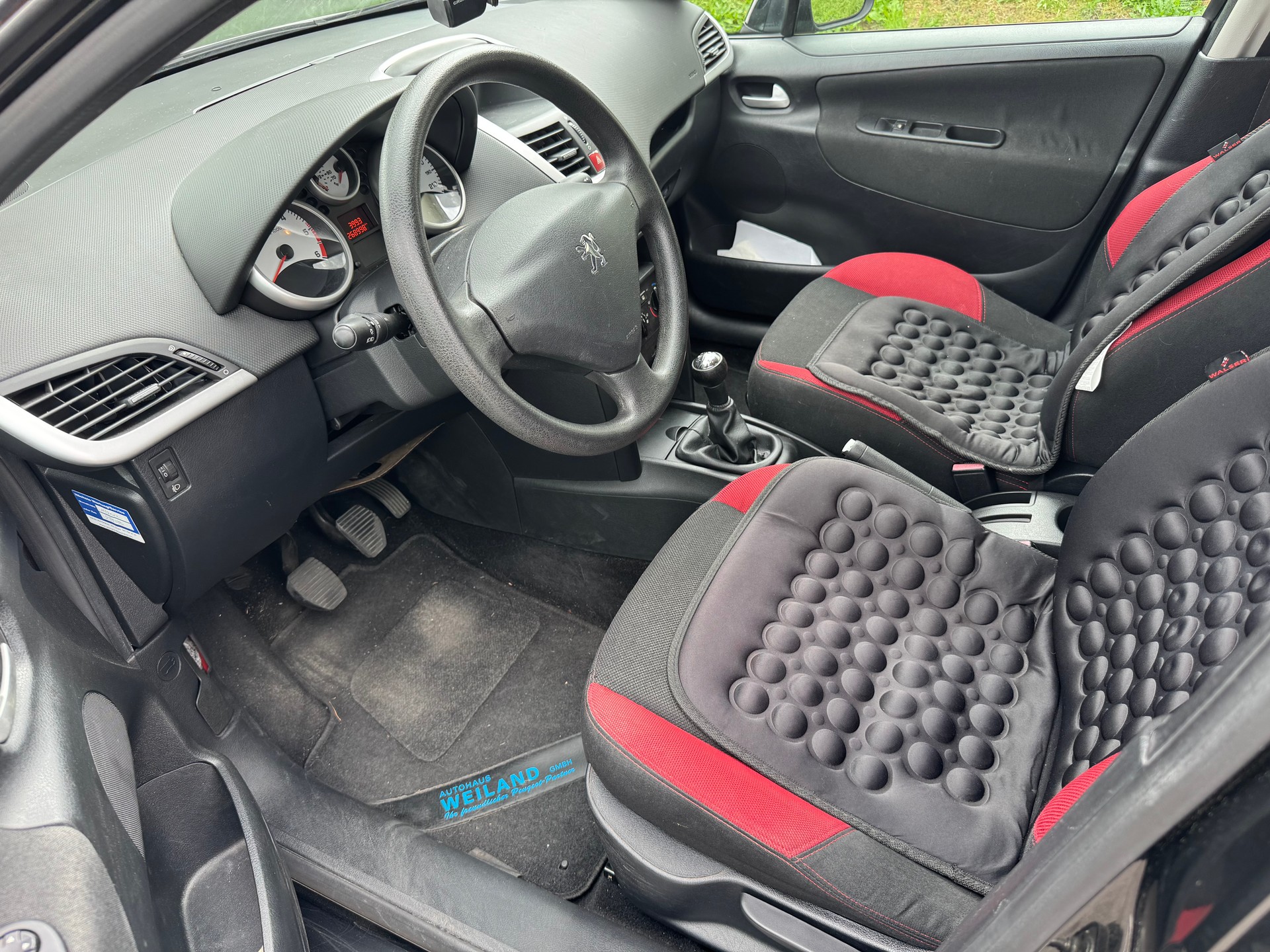 PEUGEOT 207 1.6 HDI XS-image-7