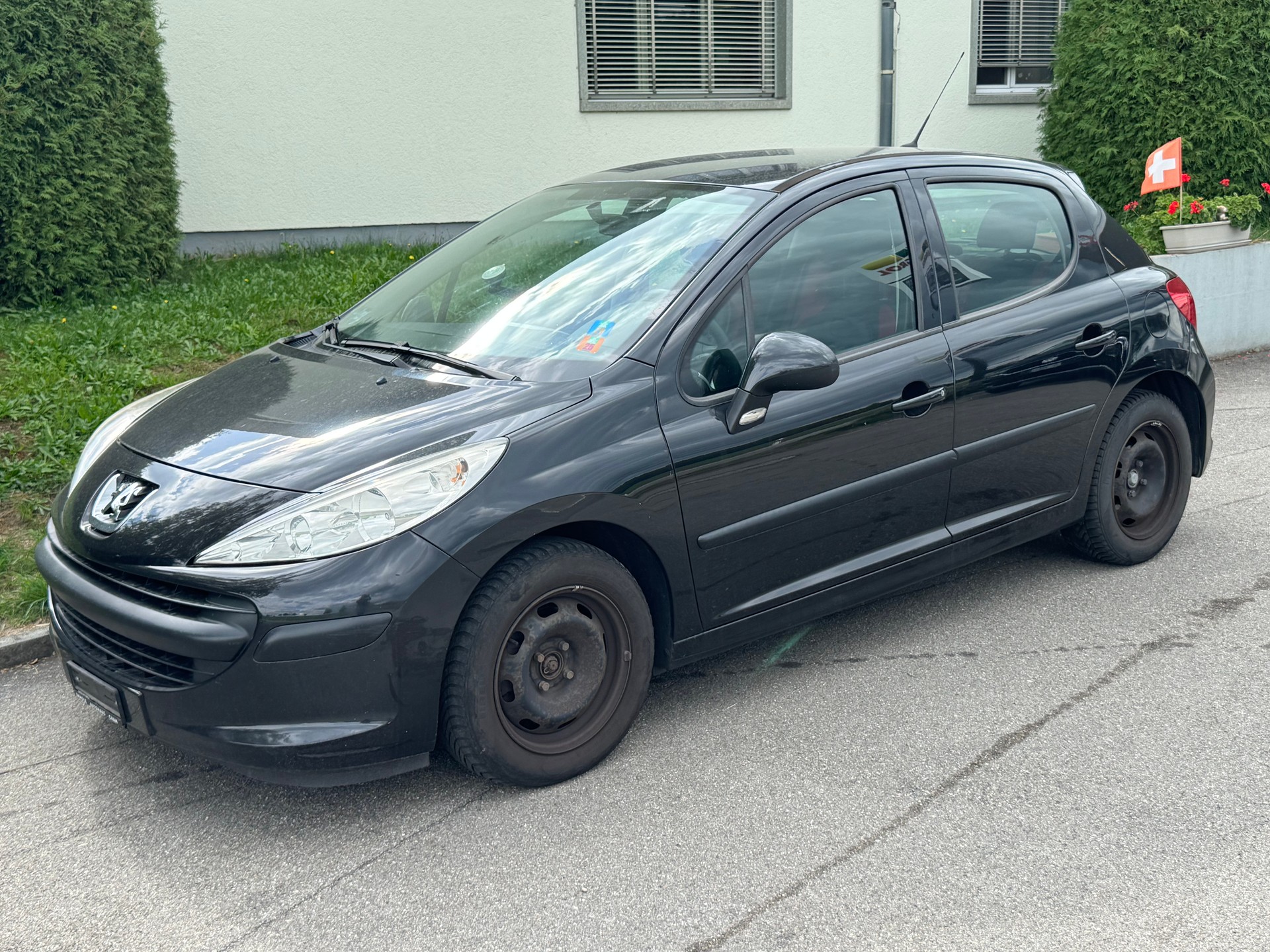 PEUGEOT 207 1.6 HDI XS-image-0