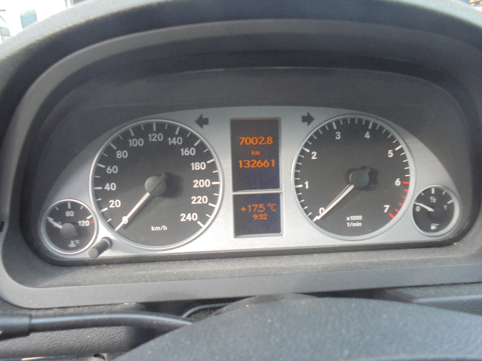 MERCEDES-BENZ B 180 My Star Autotronic-image-8
