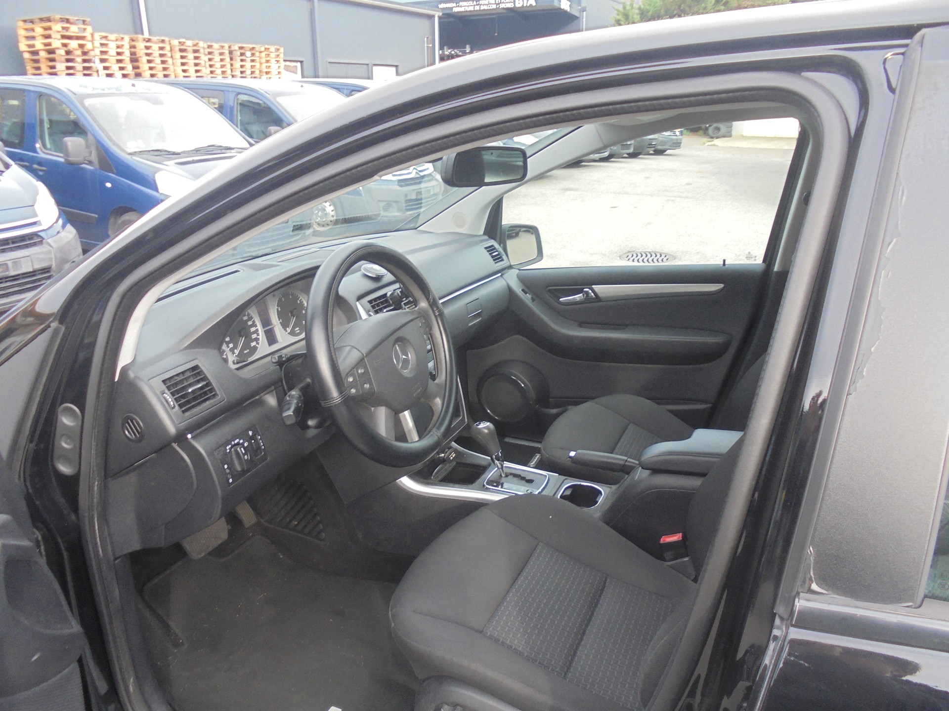 MERCEDES-BENZ B 180 My Star Autotronic-image-6