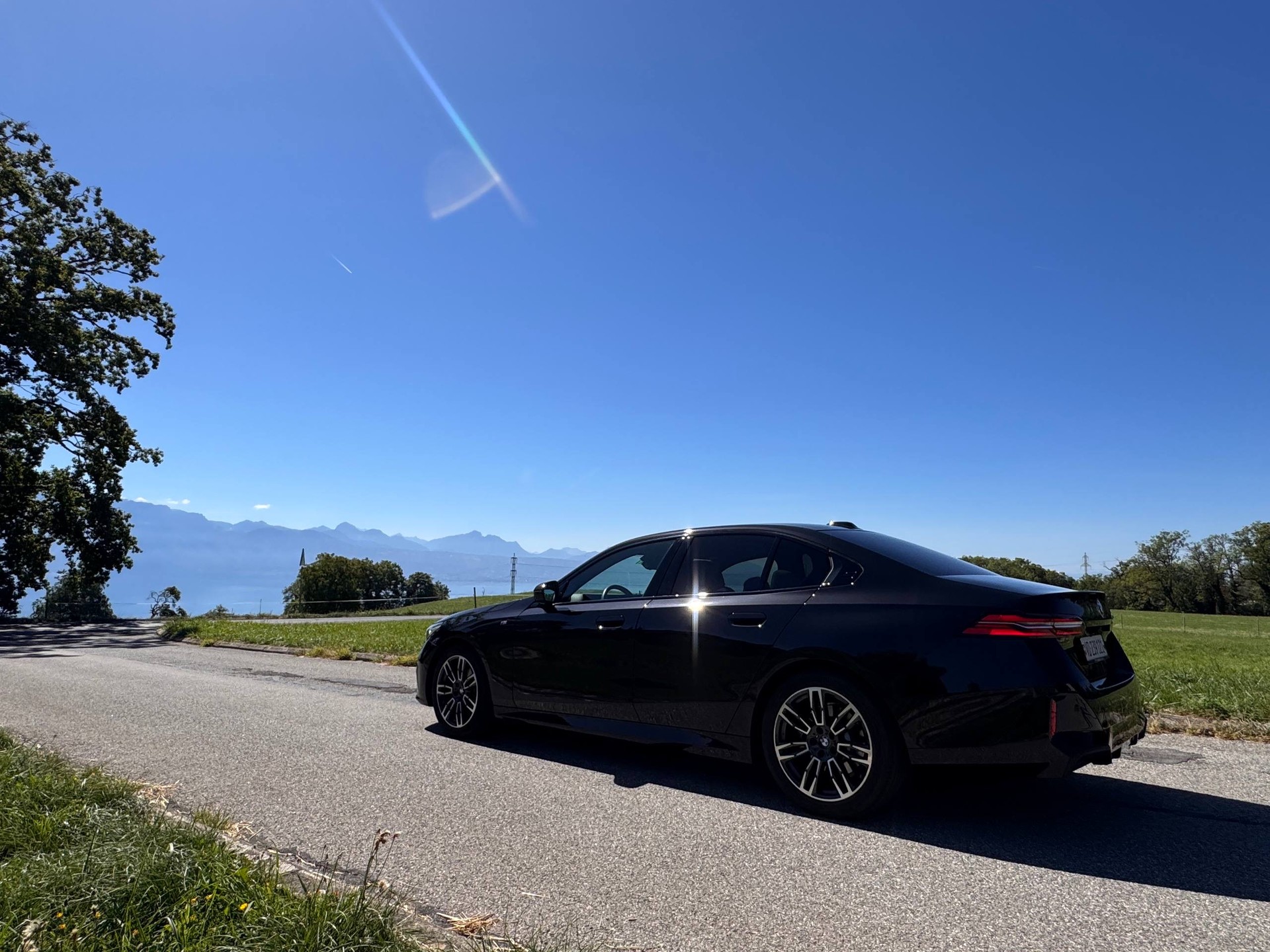 BMW 520i-image-1