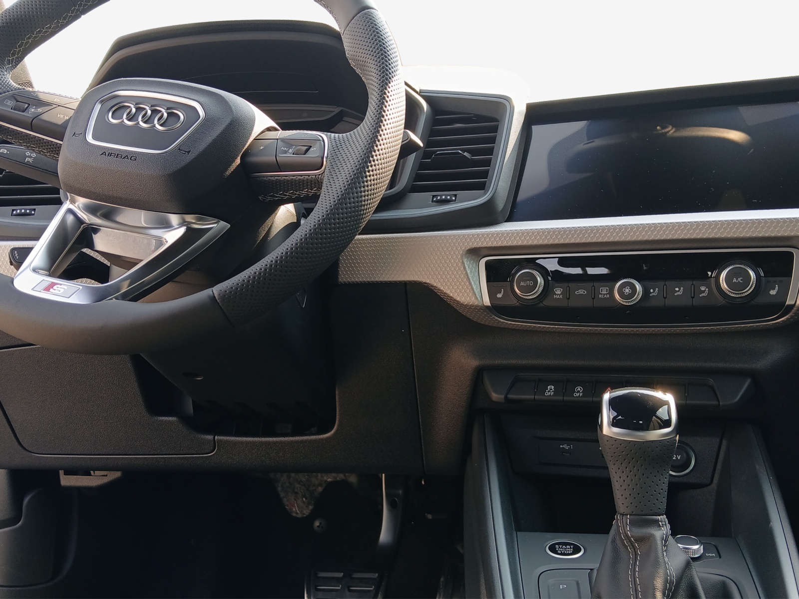 AUDI A1 Sportback 30 TFSI Attraction S-tronic-image-8