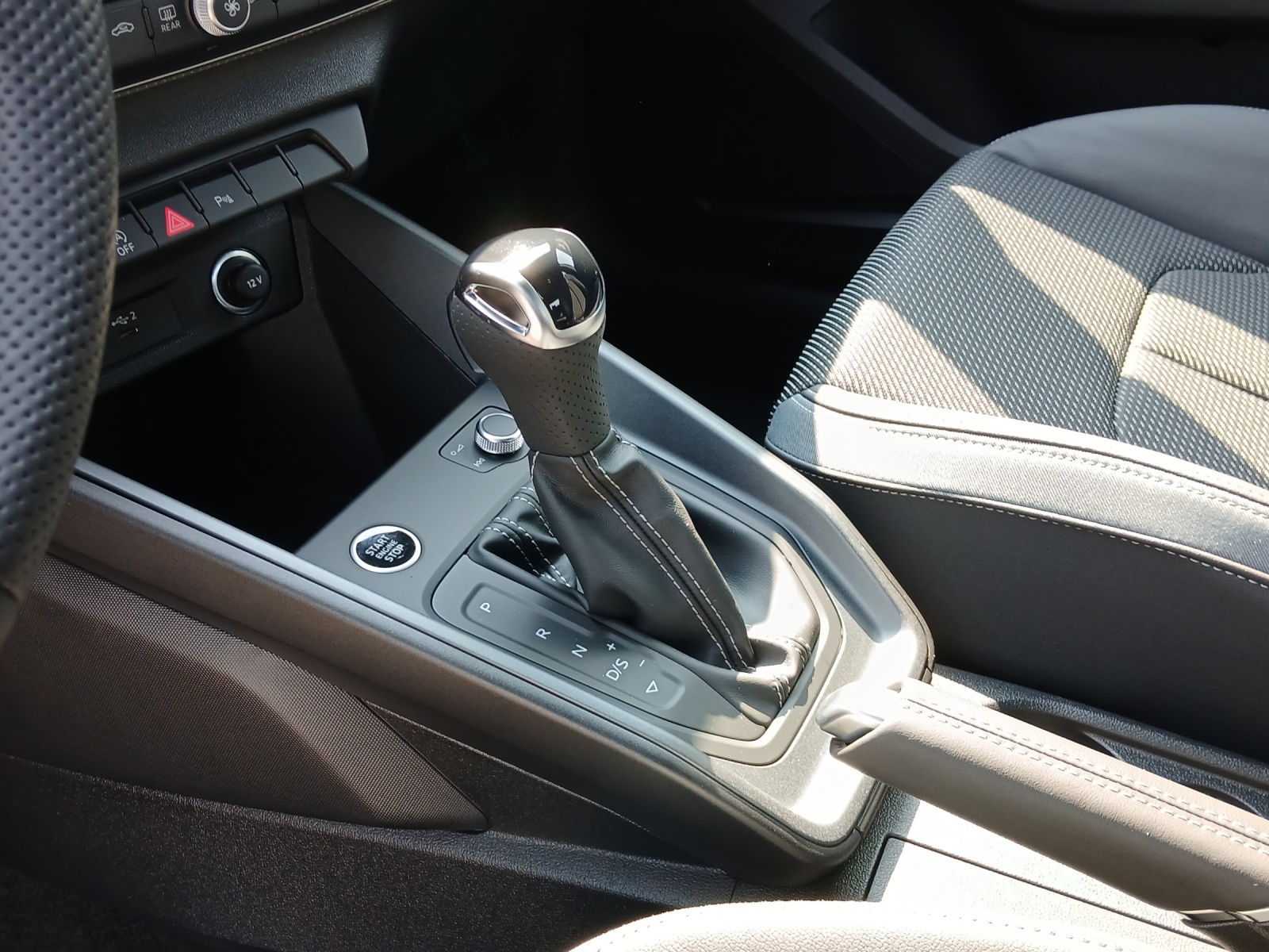 AUDI A1 Sportback 30 TFSI Attraction S-tronic-image-14