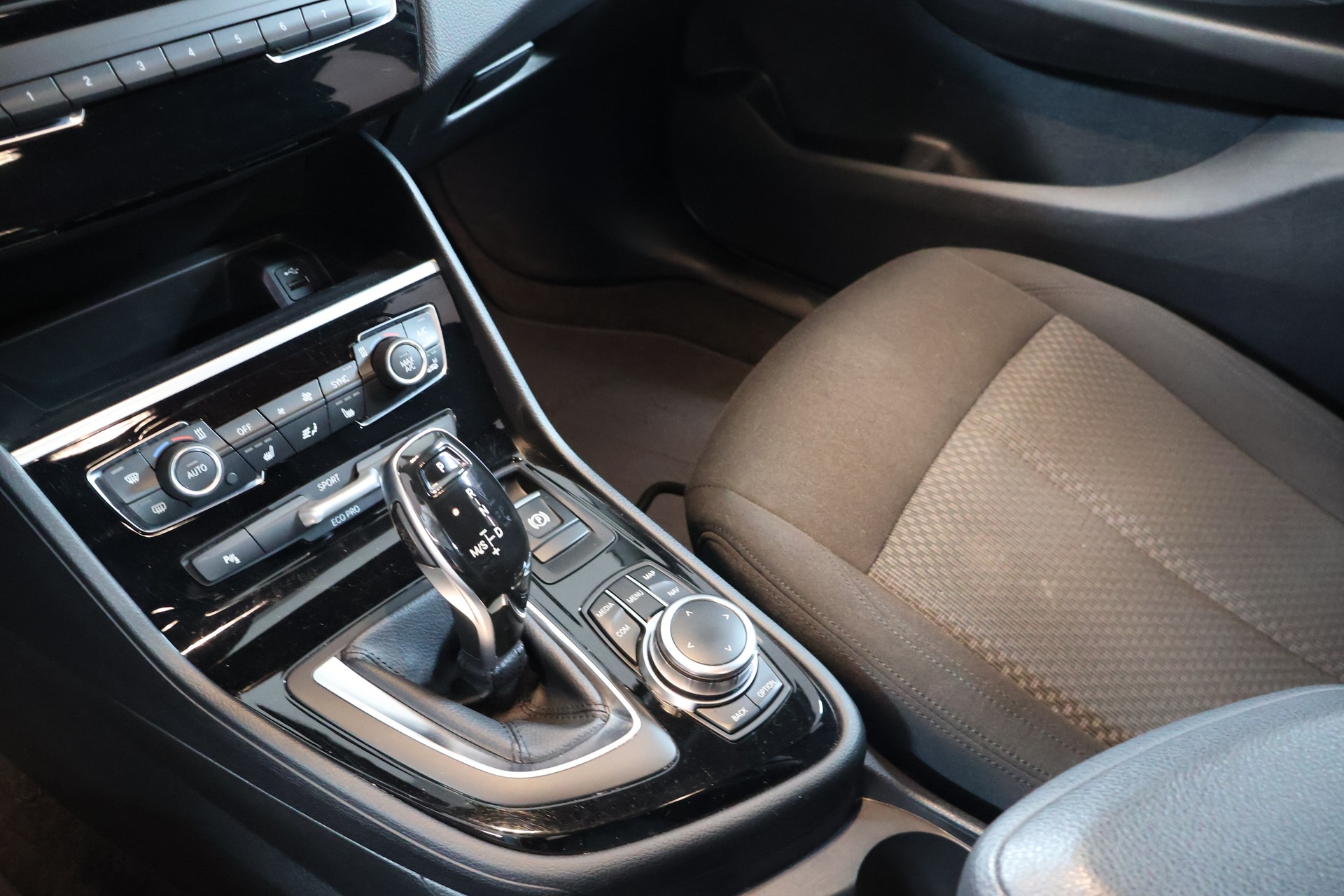 BMW 218d xDrive Gran Tourer Steptronic-image-13