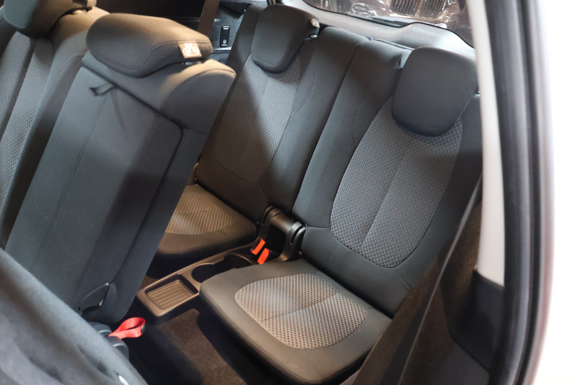 BMW 218d xDrive Gran Tourer Steptronic-image-16