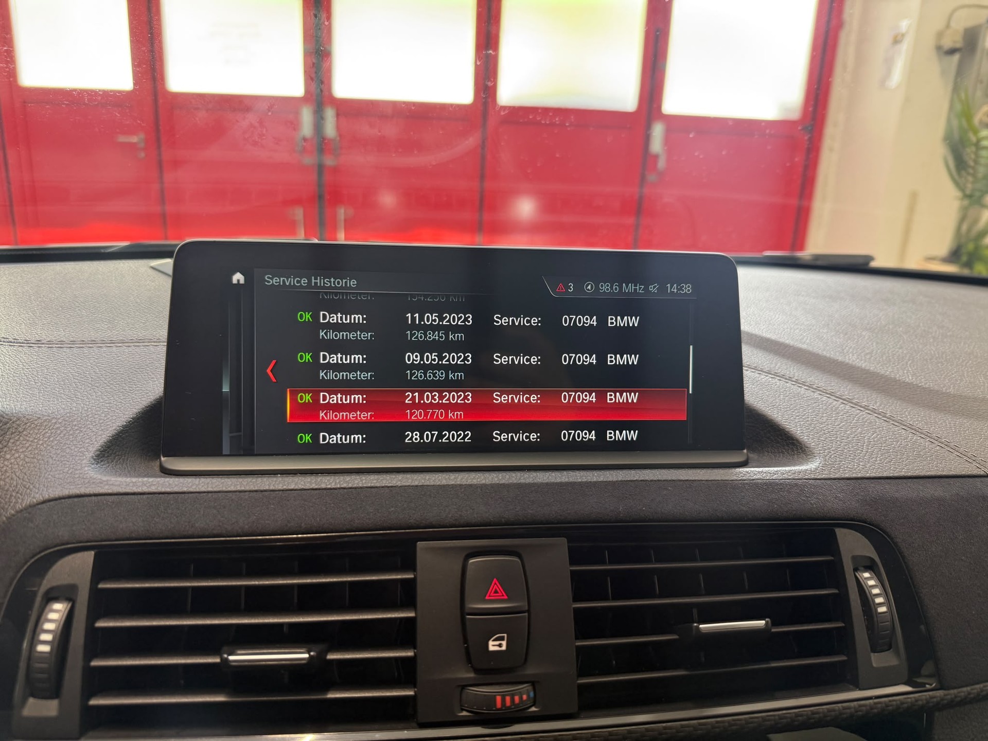 BMW M140i xDrive Steptronic-image-24