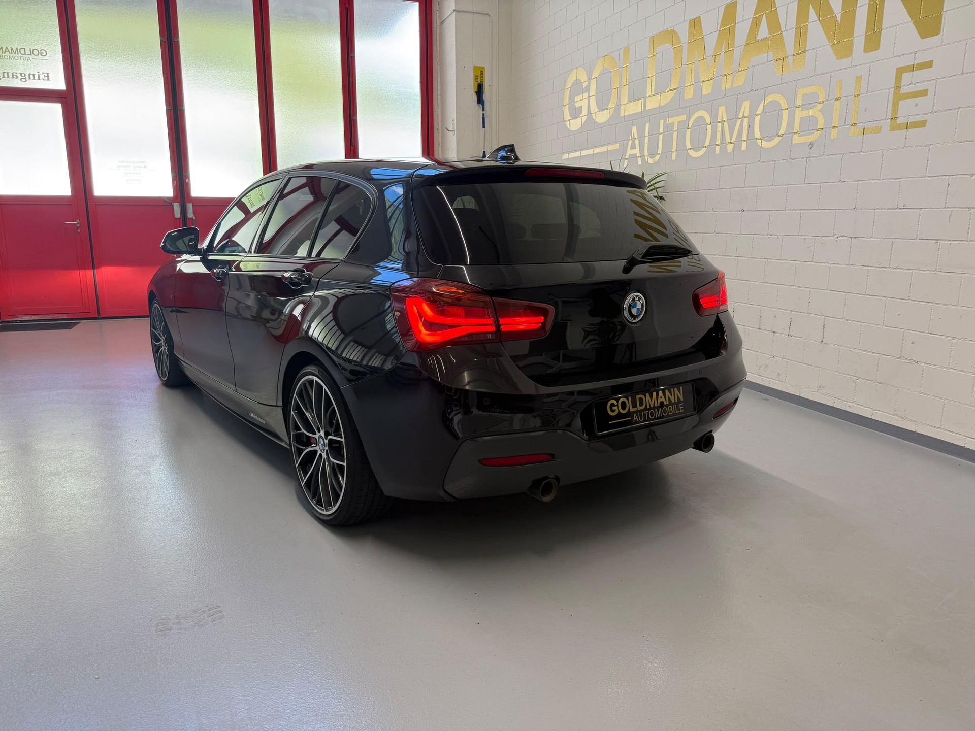 BMW M140i xDrive Steptronic-image-3