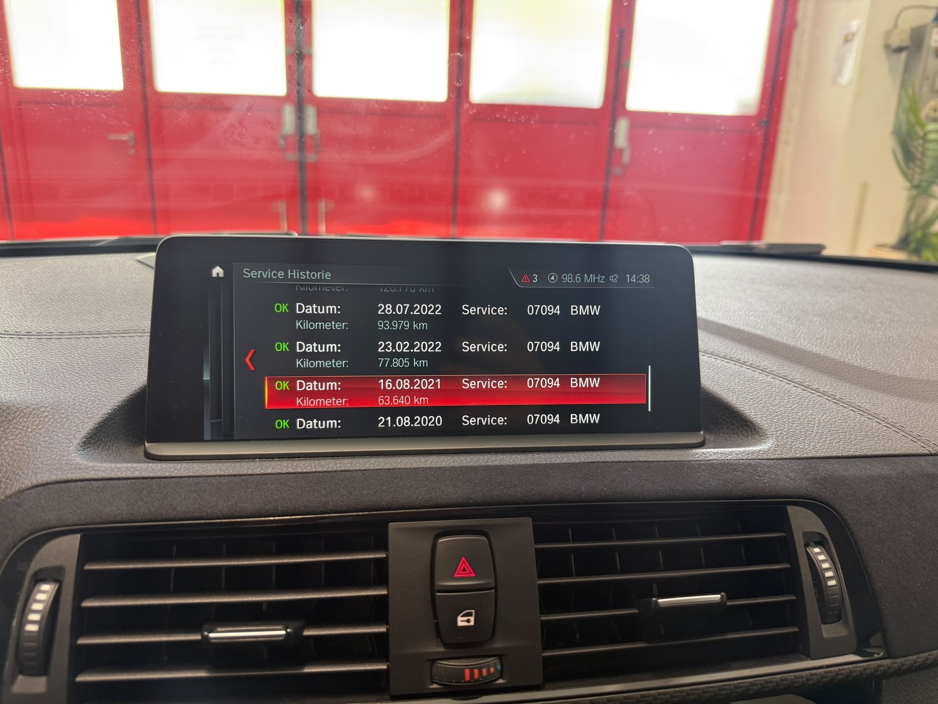 BMW M140i xDrive Steptronic-image-25