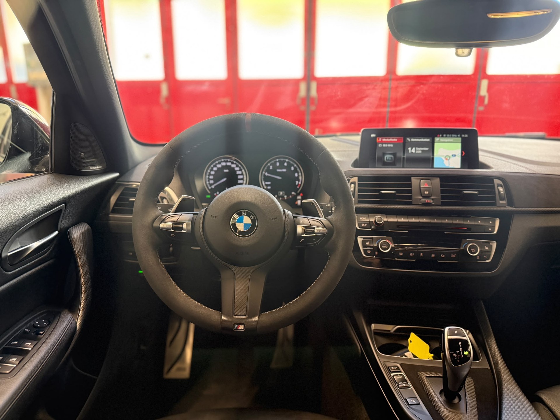 BMW M140i xDrive Steptronic-image-16