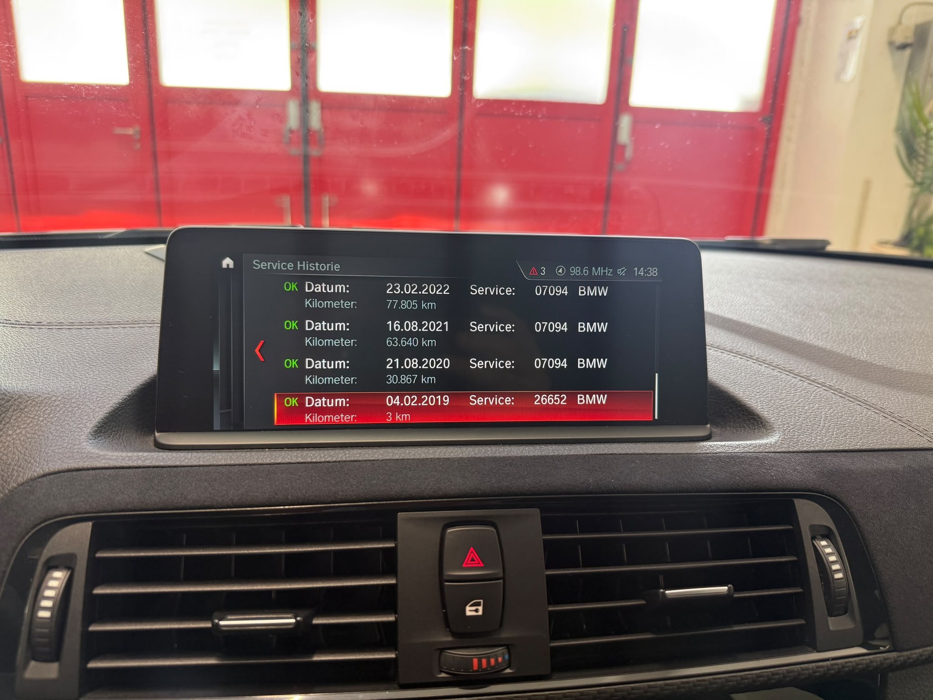 BMW M140i xDrive Steptronic-image-26
