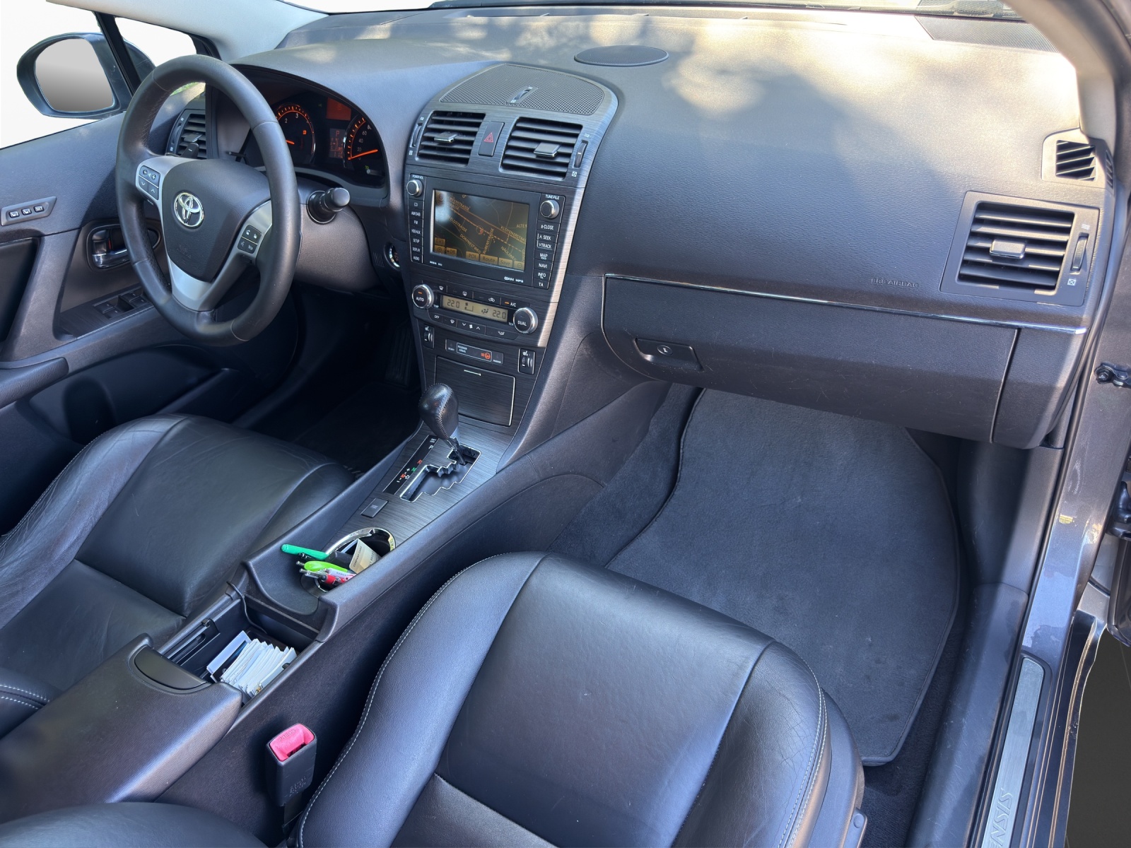 TOYOTA Avensis 2.2D-CAT Linea Sol Premium A-image-15