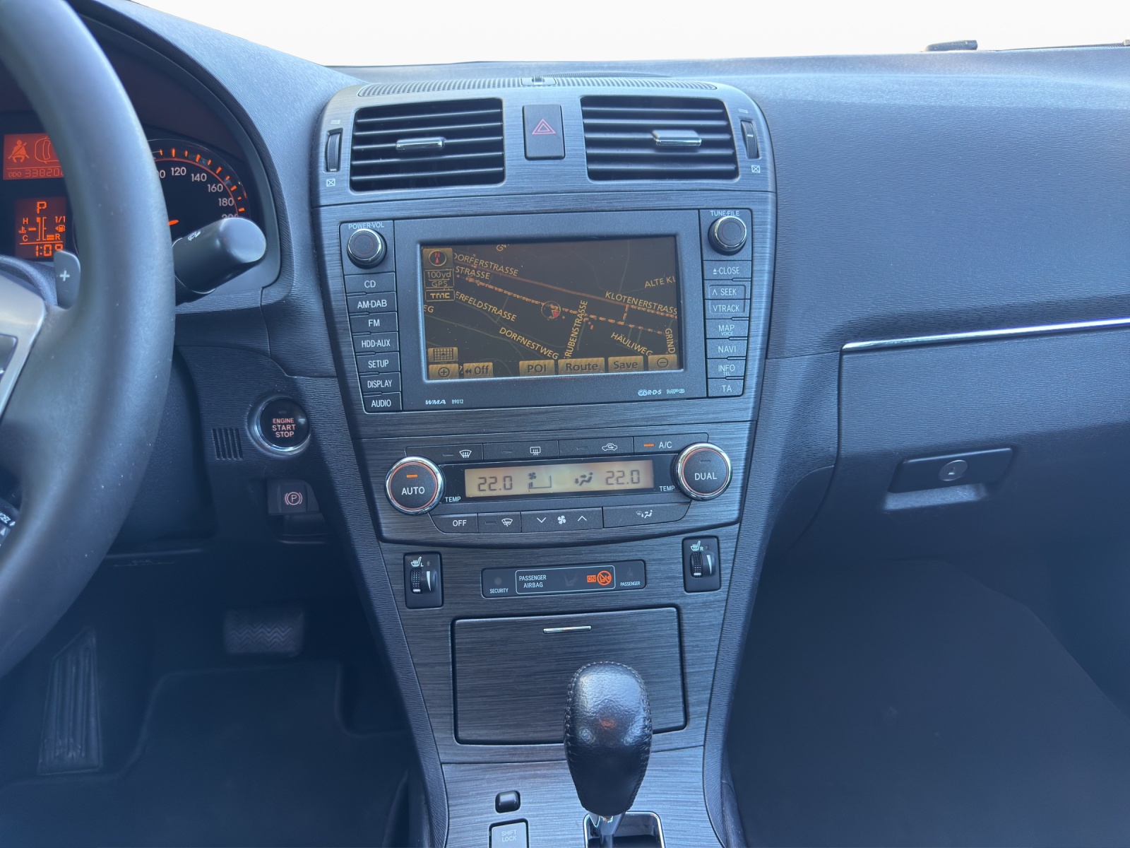 TOYOTA Avensis 2.2D-CAT Linea Sol Premium A-image-13