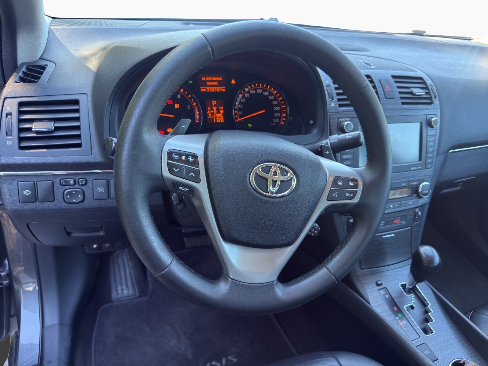 TOYOTA Avensis 2.2D-CAT Linea Sol Premium A-image-10