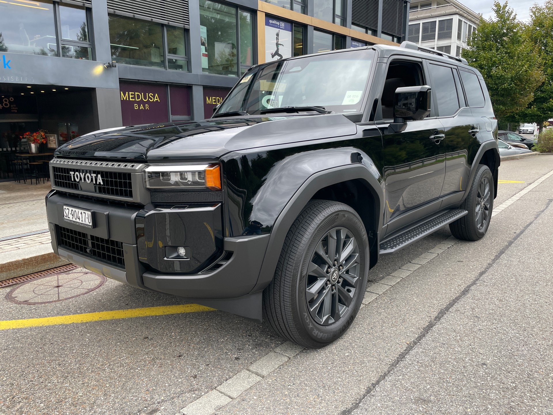 TOYOTA Land Cruiser 2.8TD 48V Invincible-image-0