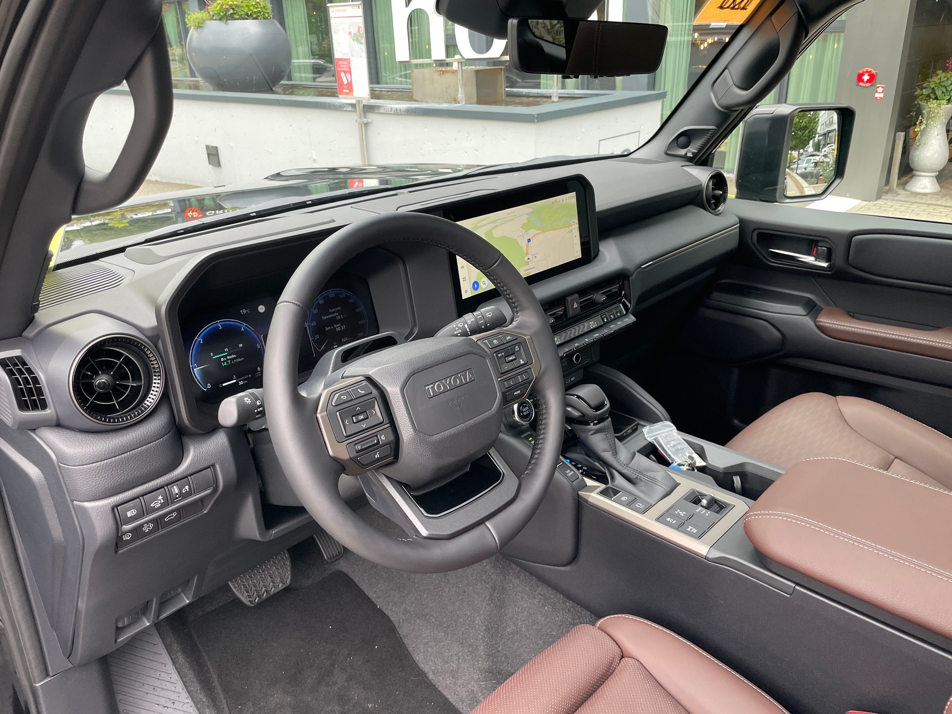 TOYOTA Land Cruiser 2.8TD 48V Invincible-image-14