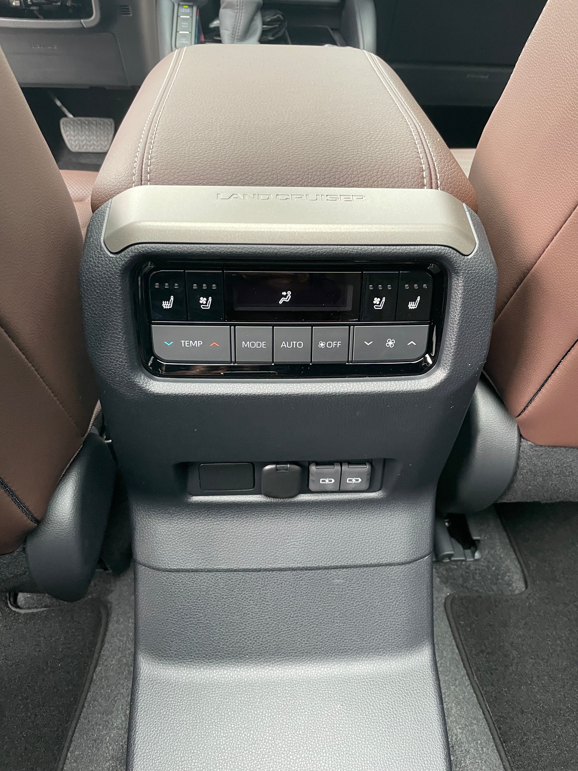 TOYOTA Land Cruiser 2.8TD 48V Invincible-image-20