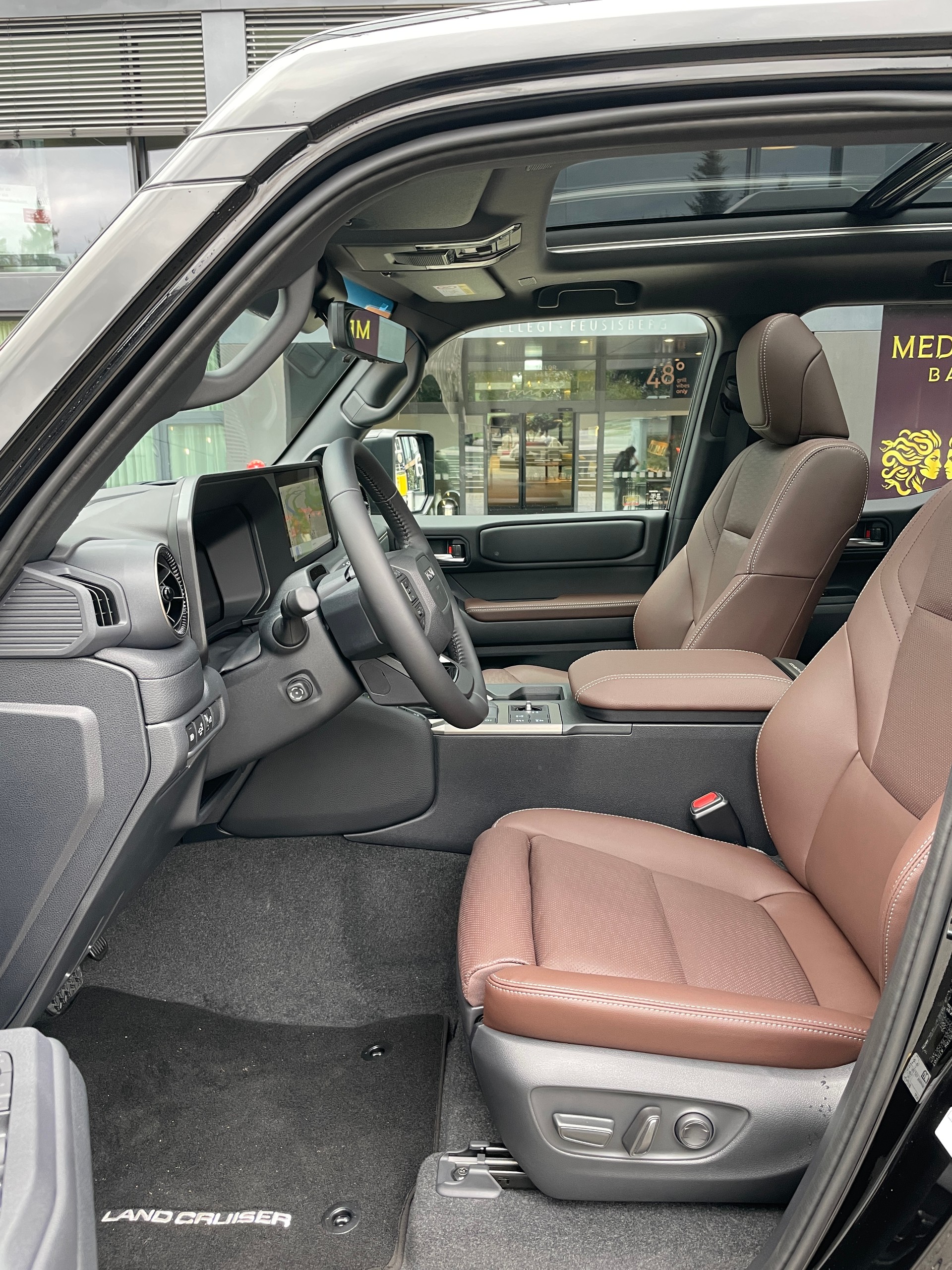 TOYOTA Land Cruiser 2.8TD 48V Invincible-image-16