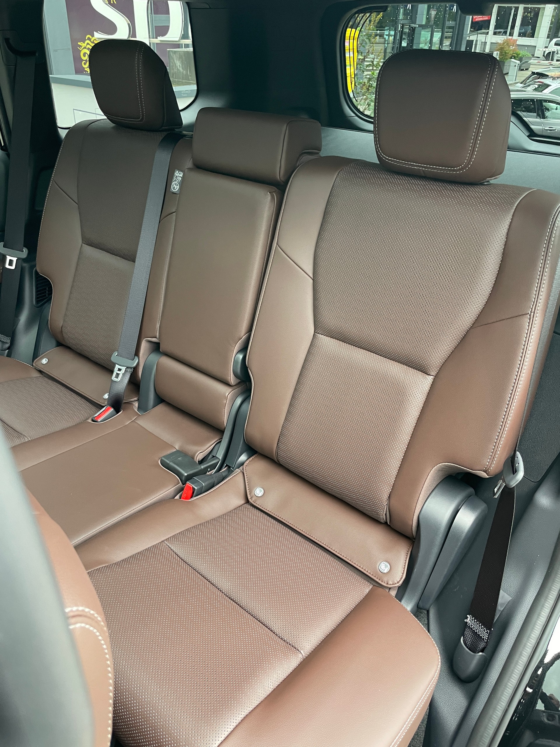 TOYOTA Land Cruiser 2.8TD 48V Invincible-image-18