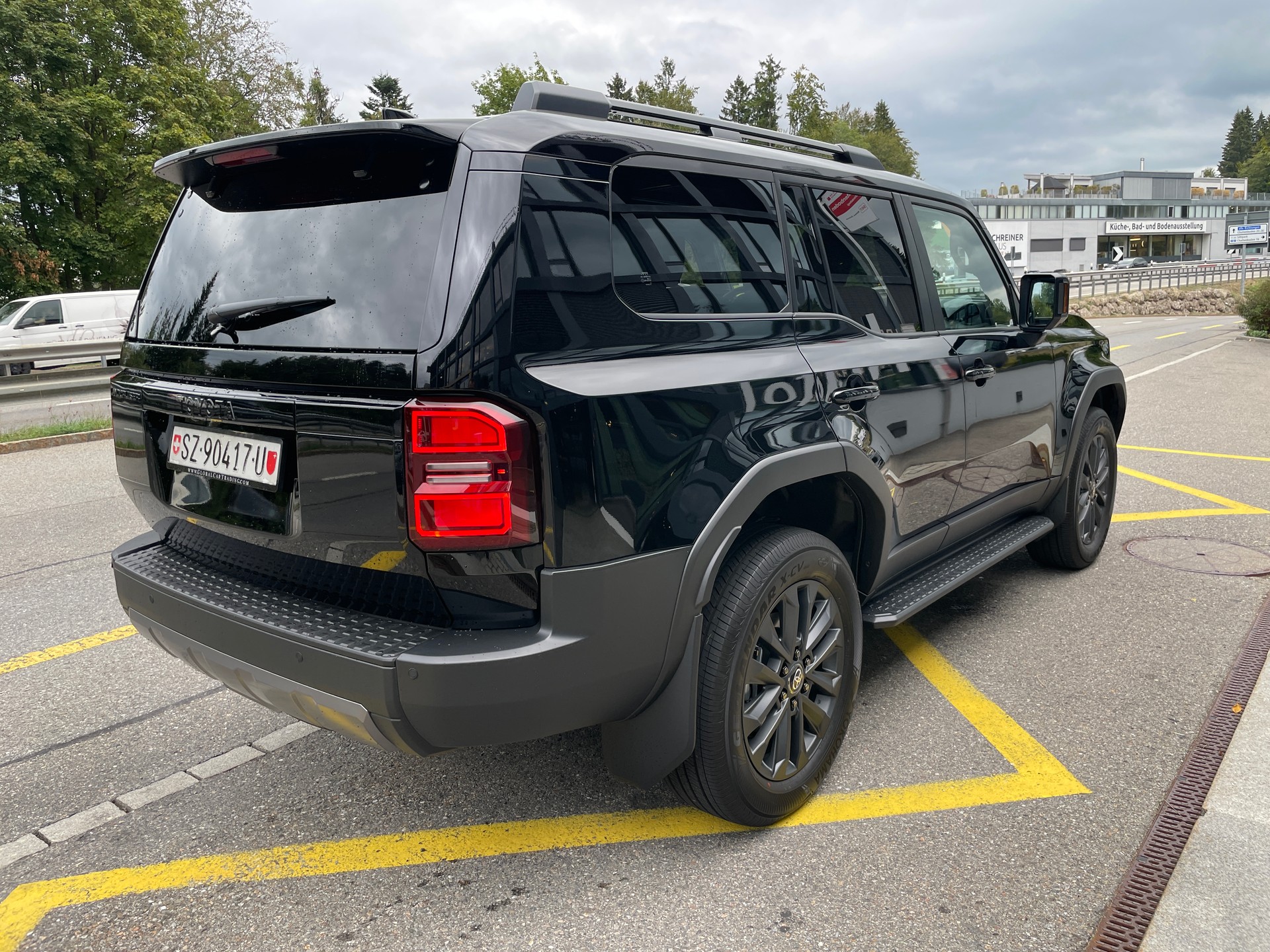 TOYOTA Land Cruiser 2.8TD 48V Invincible-image-4