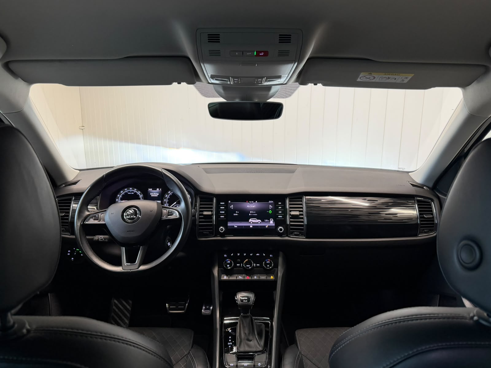 SKODA Kodiaq 2.0 TDI 4x4 DSG - 7 Plätze - frisch ab MFK und Service - AHK-image-7