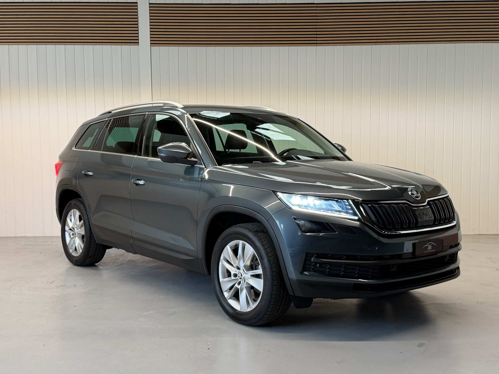 SKODA Kodiaq 2.0 TDI 4x4 DSG - 7 Plätze - frisch ab MFK und Service - AHK-image-5