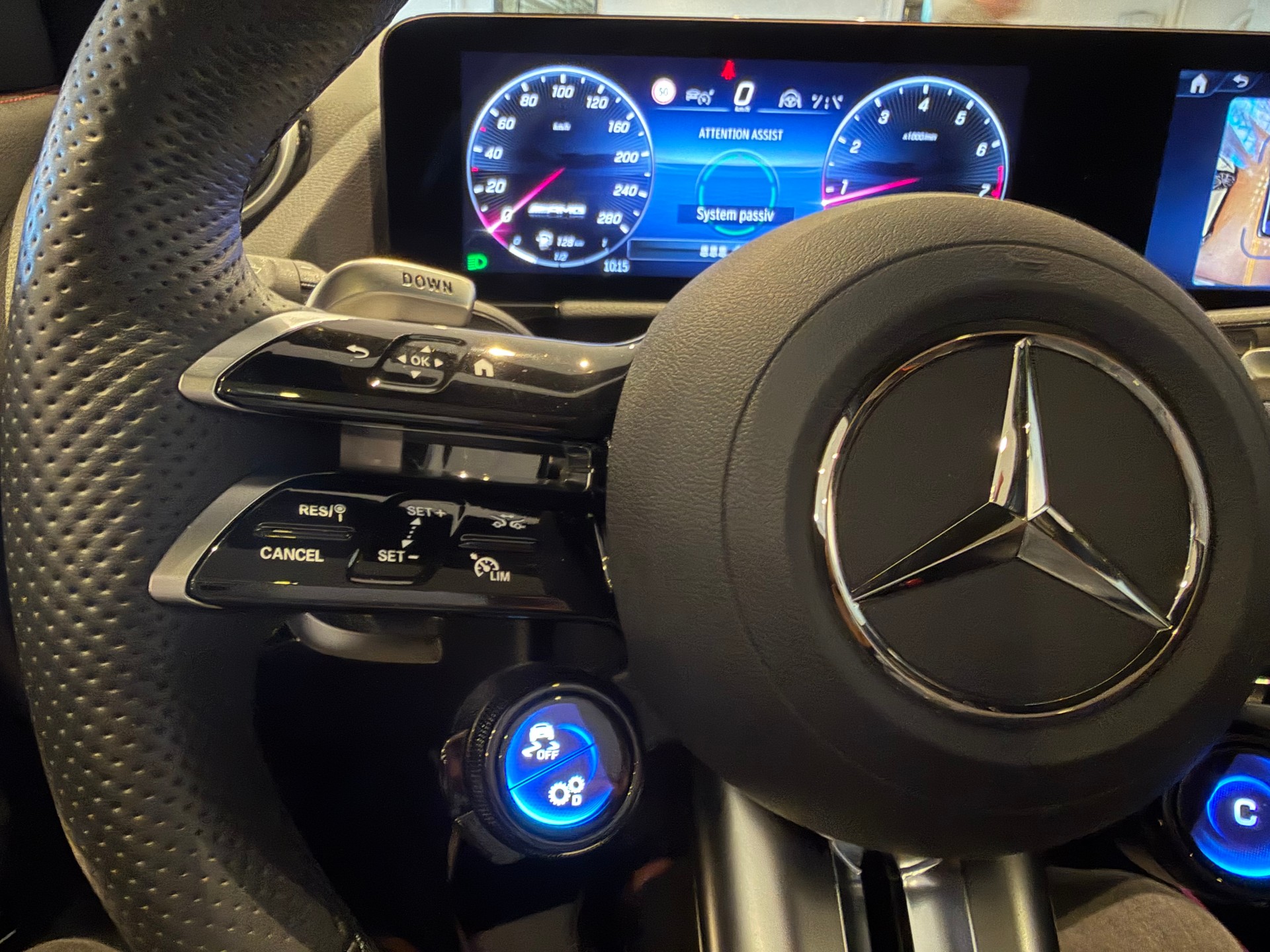 MERCEDES-BENZ GLA 35 AMG 4matic-image-18