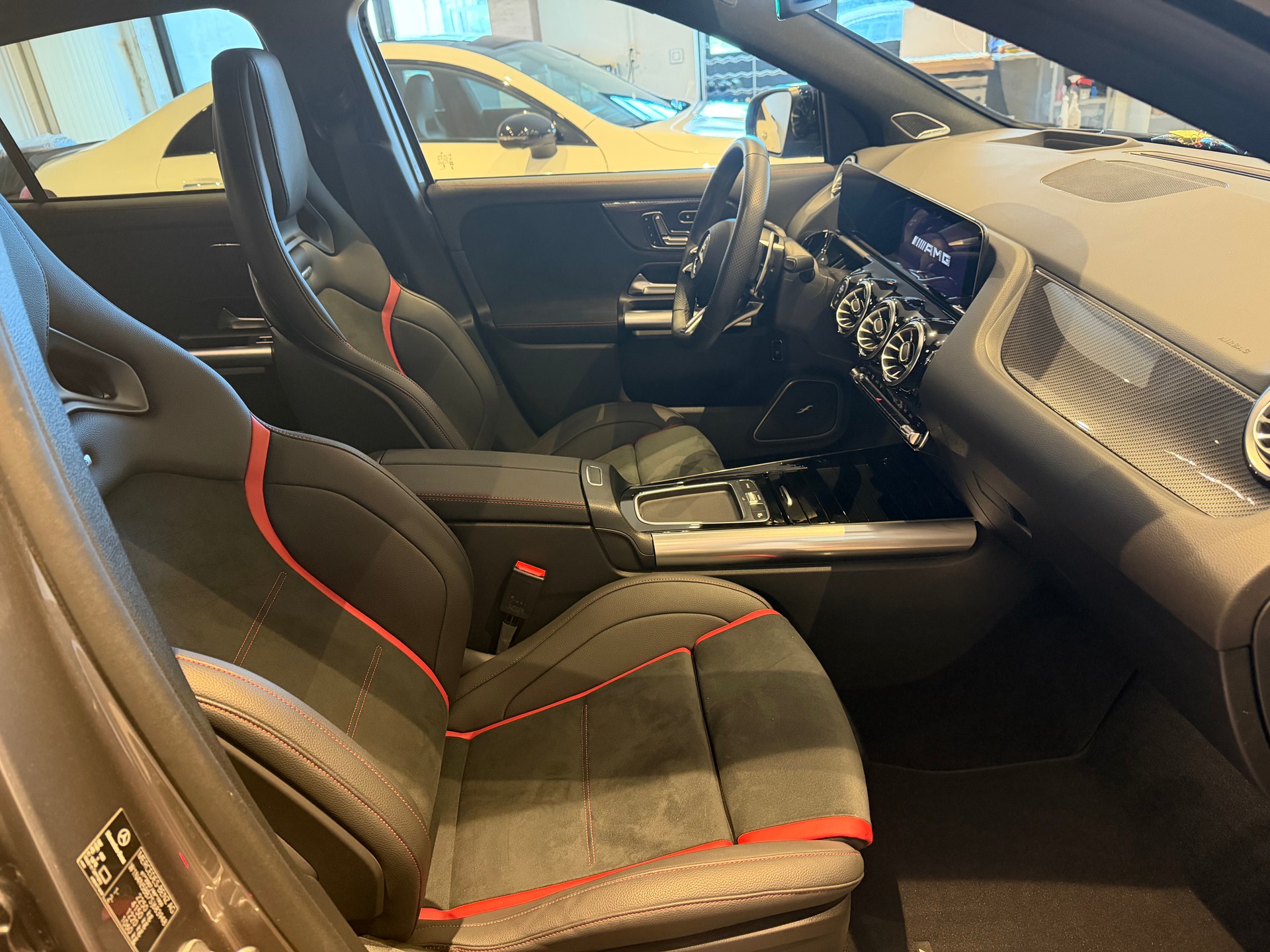 MERCEDES-BENZ GLA 35 AMG 4matic-image-6