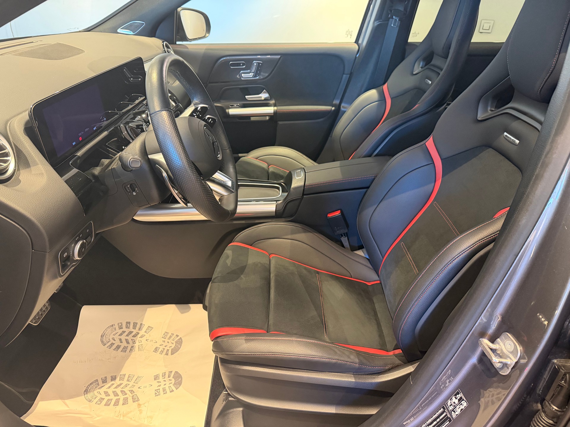 MERCEDES-BENZ GLA 35 AMG 4matic-image-13