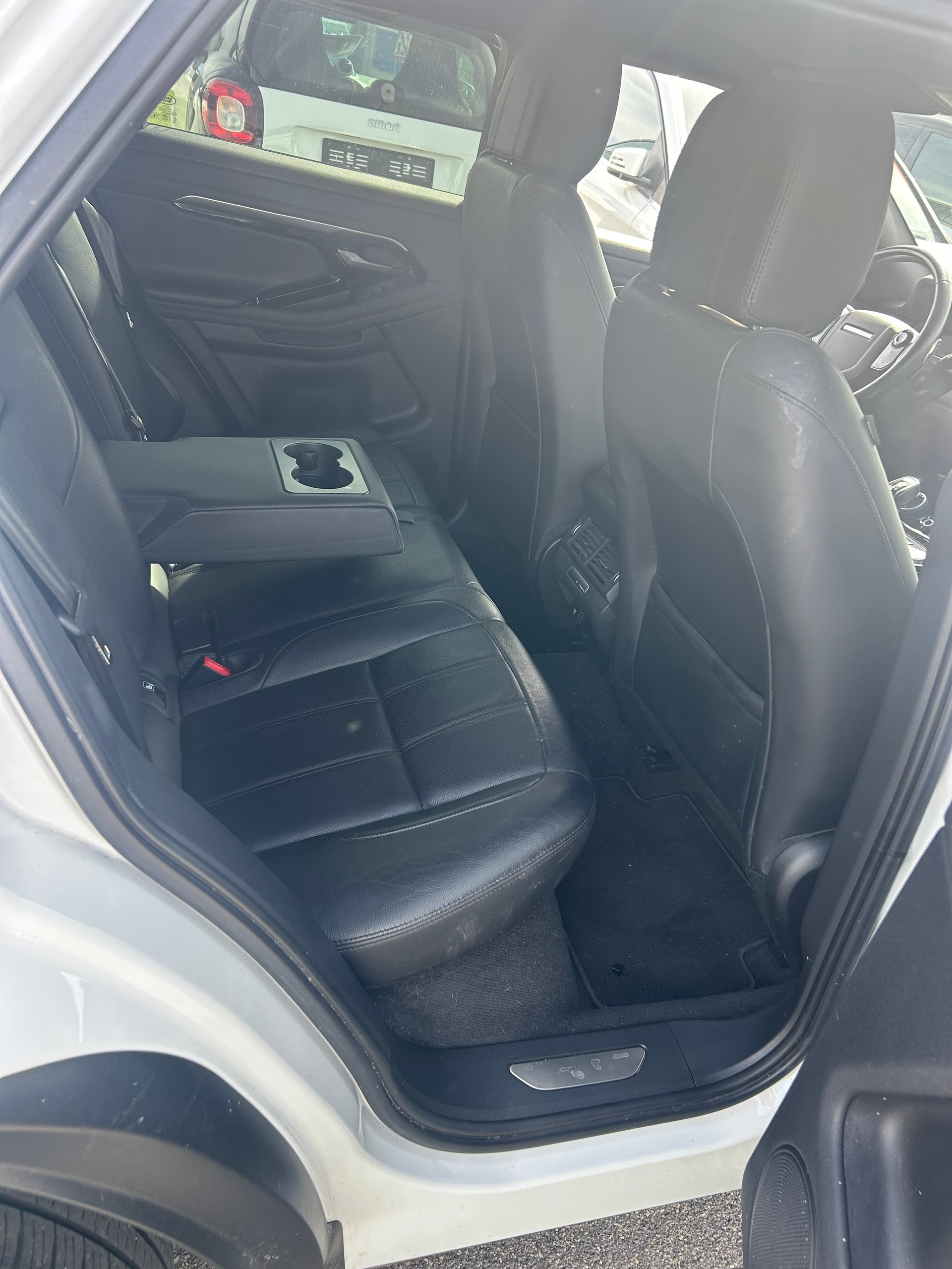 LAND ROVER Range Rover Evoque R-Dynamic P 200 AT9-image-6