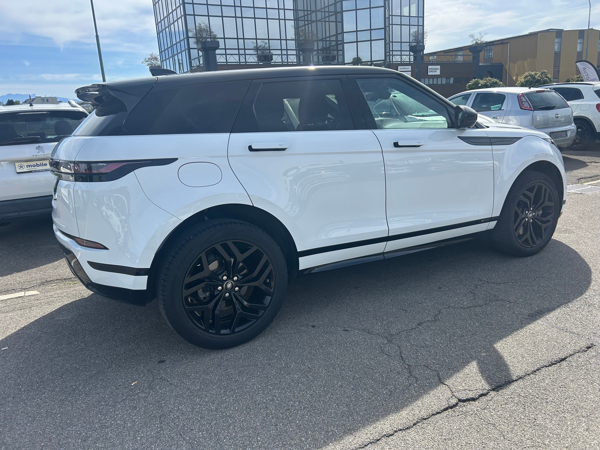 LAND ROVER Range Rover Evoque R-Dynamic P 200 AT9-image-3