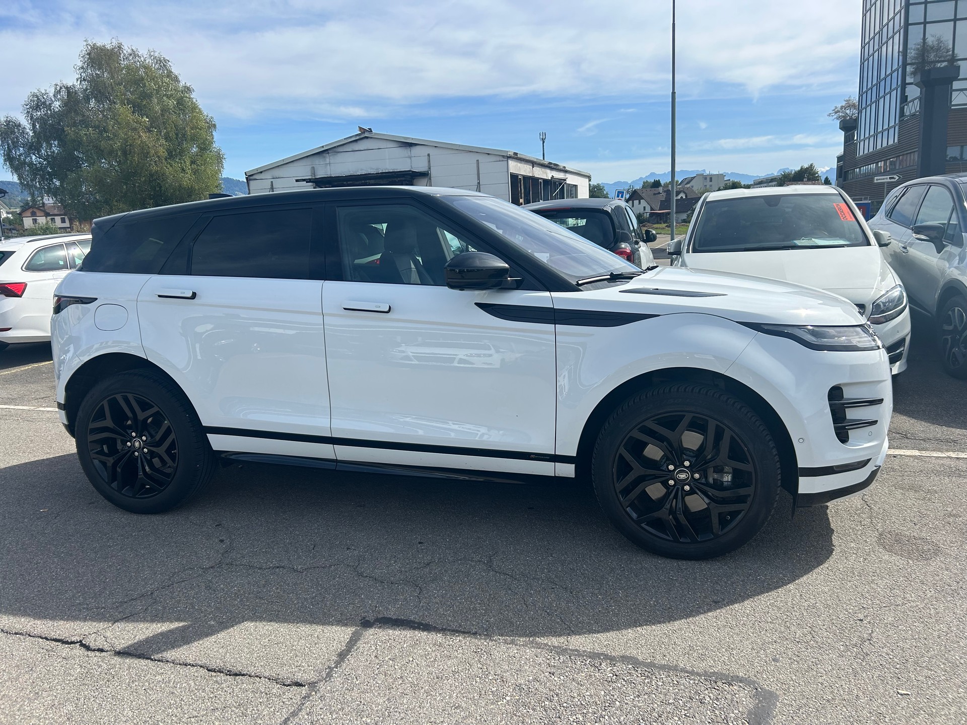 LAND ROVER Range Rover Evoque R-Dynamic P 200 AT9-image-4
