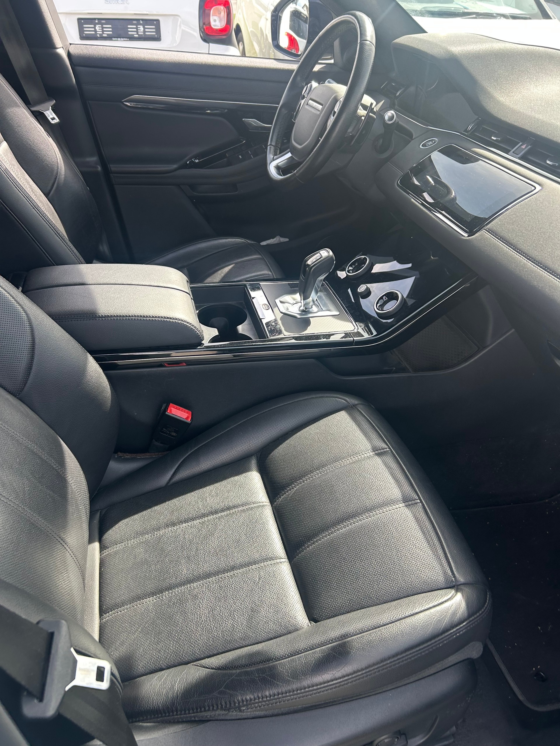 LAND ROVER Range Rover Evoque R-Dynamic P 200 AT9-image-2