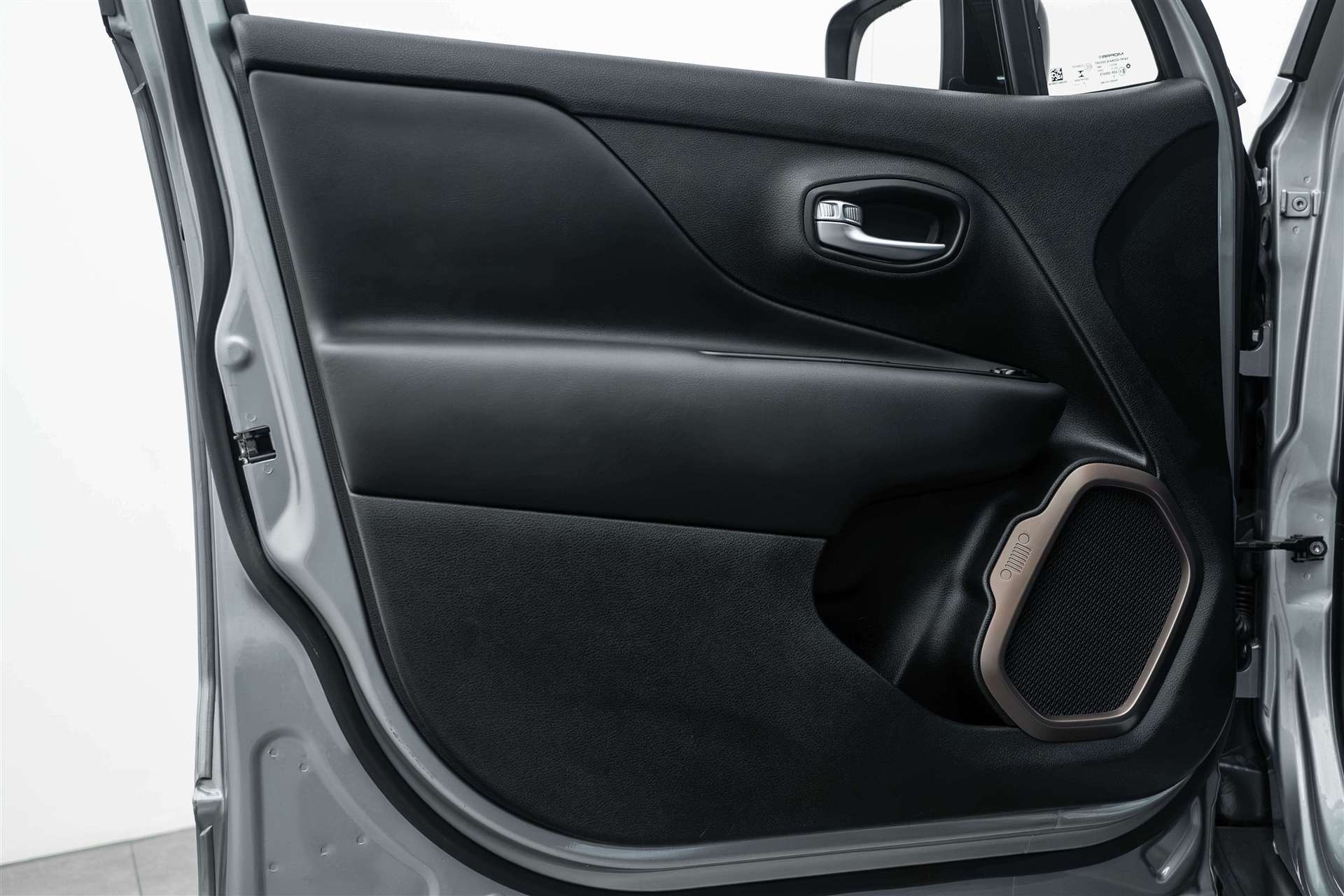 JEEP Renegade 1.5 MHEV Sustainability CH-AUTO-image-6