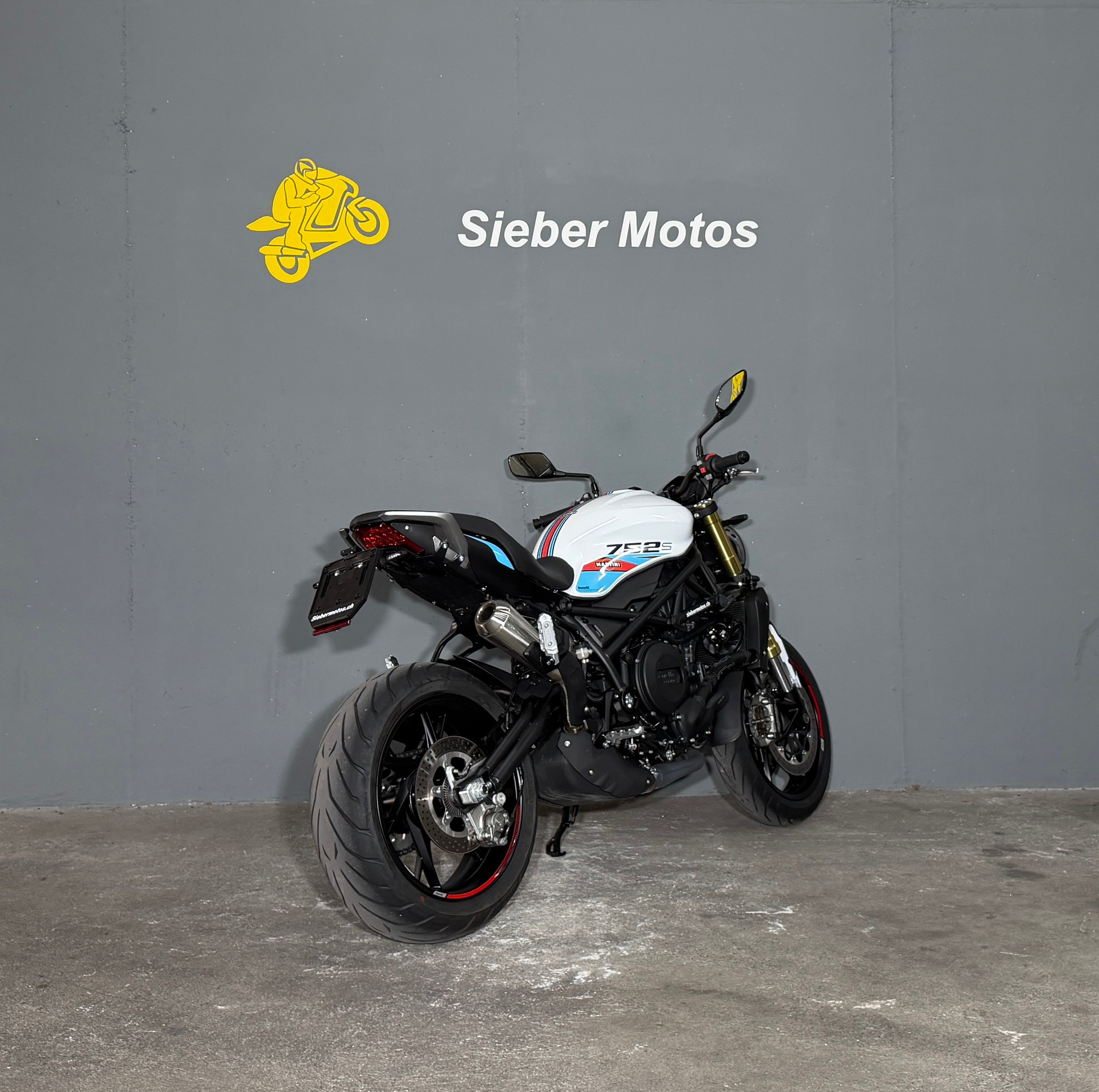 BENELLI 752 S-showroom-element-3