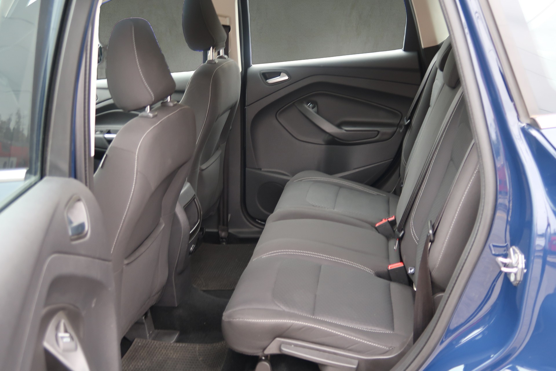 FORD Kuga 1.5 TDCi Trend 2WD-image-9