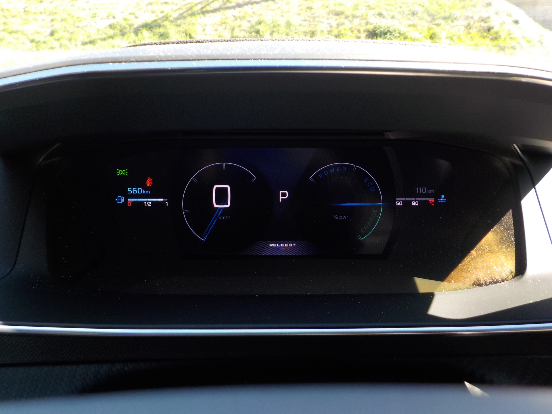 PEUGEOT 208 1.2 MHEV 145 GT Exclusive-image-9