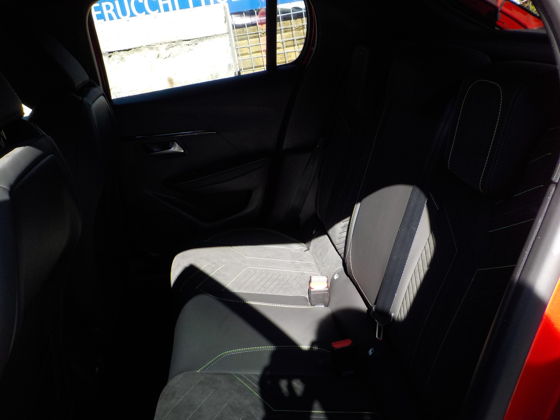 PEUGEOT 208 1.2 MHEV 145 GT Exclusive-image-7