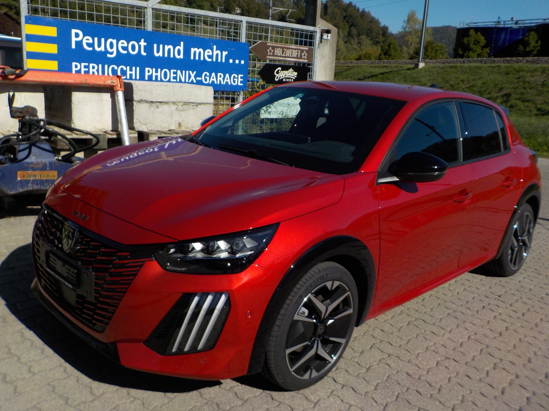 PEUGEOT 208 1.2 MHEV 145 GT Exclusive-image-0