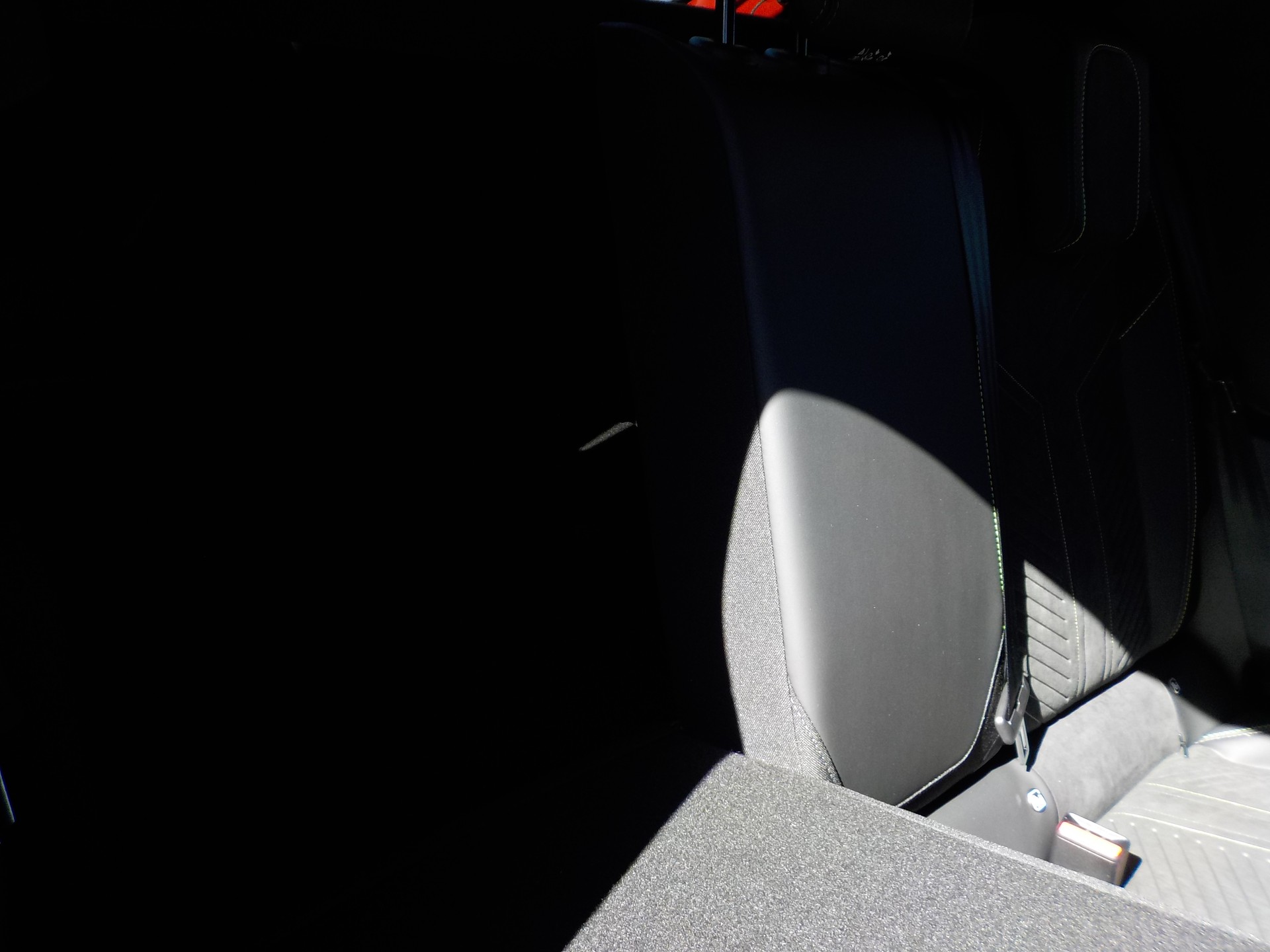 PEUGEOT 208 1.2 MHEV 145 GT Exclusive-image-6